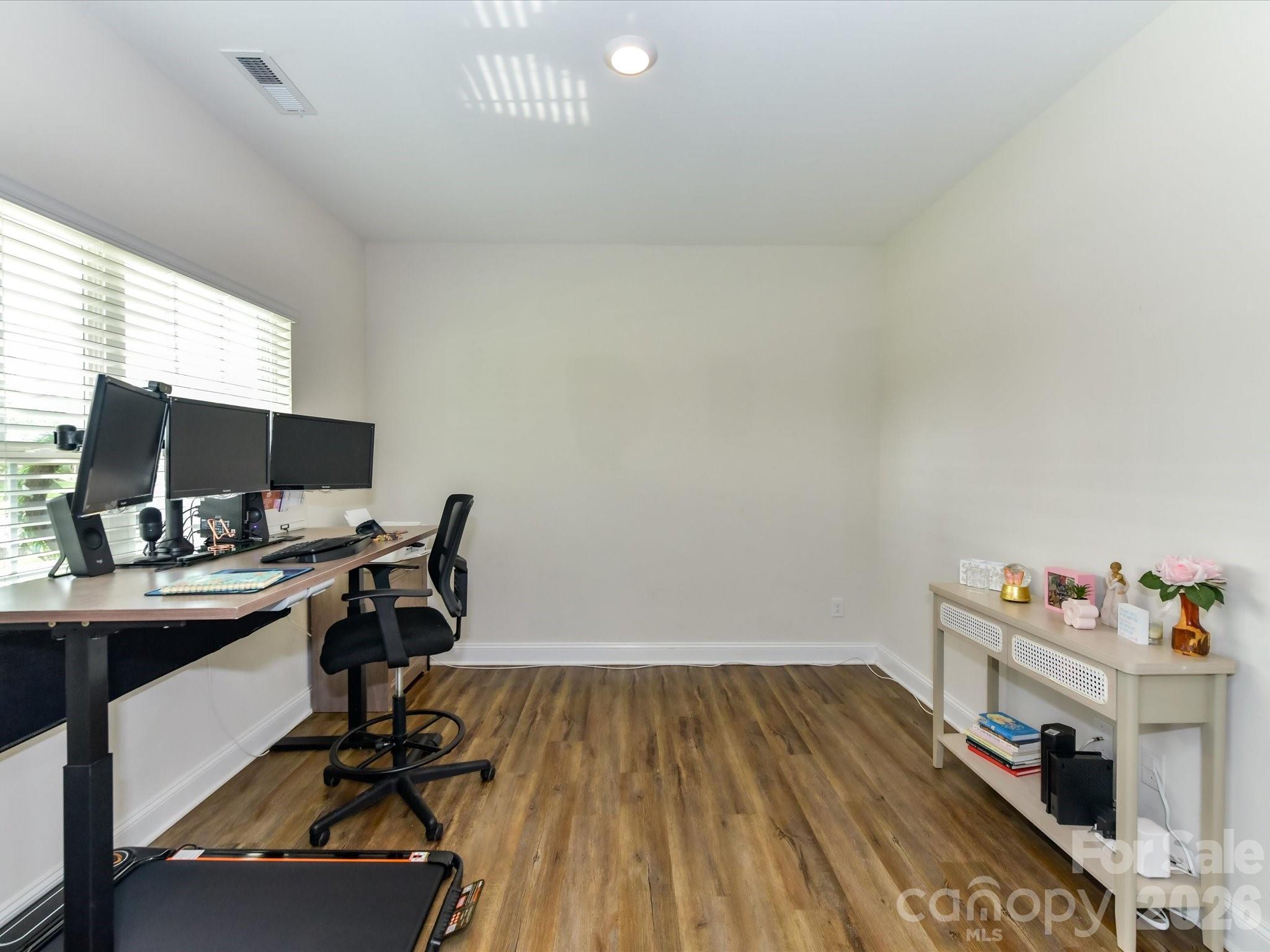 4129 Allenby Place Property Photo 5