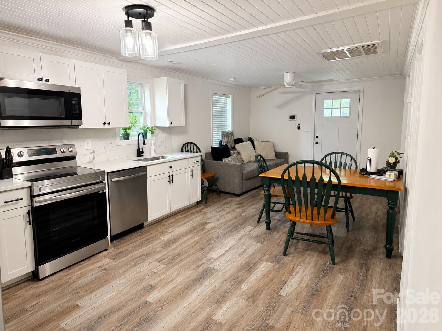 404 Palmetto Street Property Photo 4