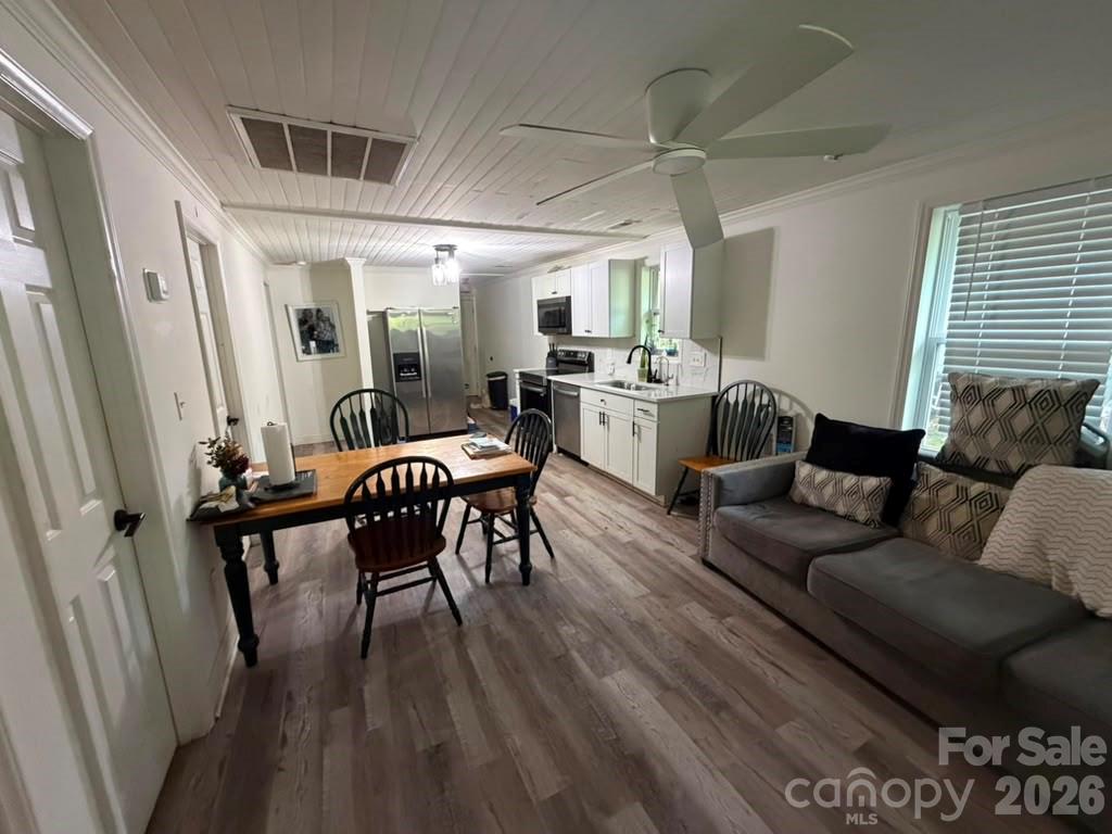 404 Palmetto Street Property Photo 7