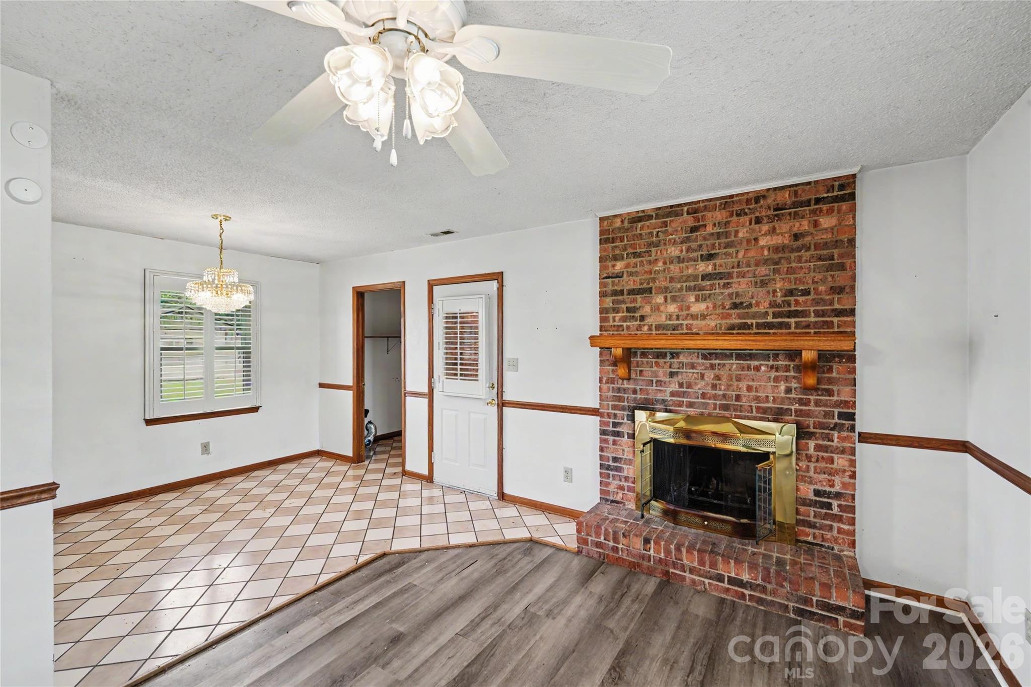 406 Greyfield Drive Property Photo 2