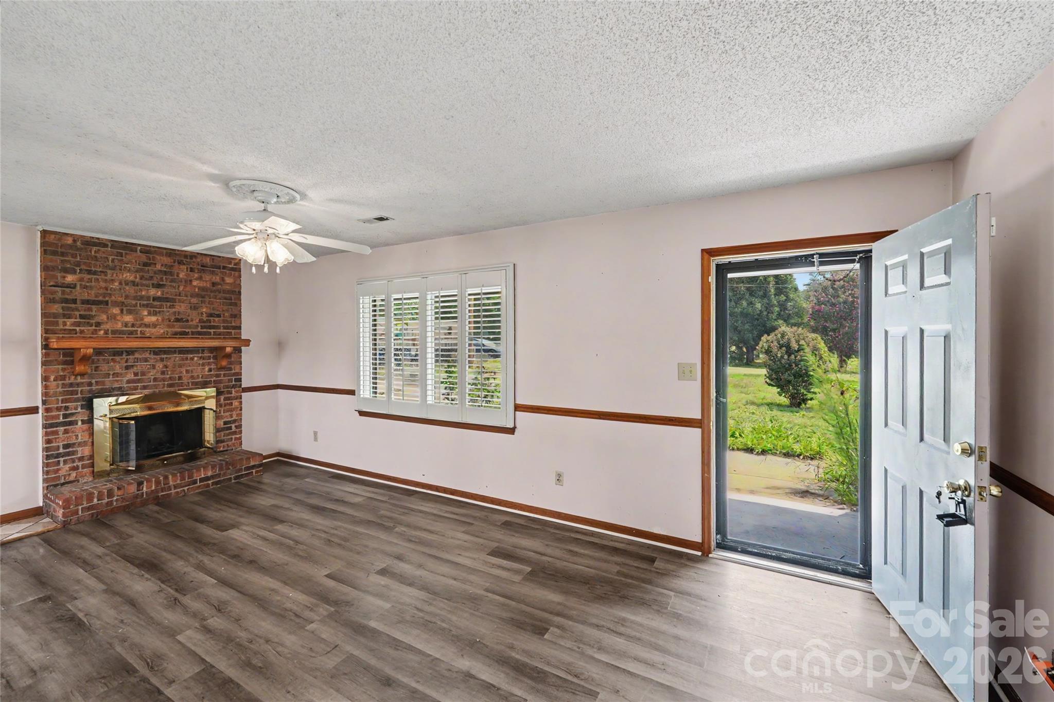 406 Greyfield Drive Property Photo 8