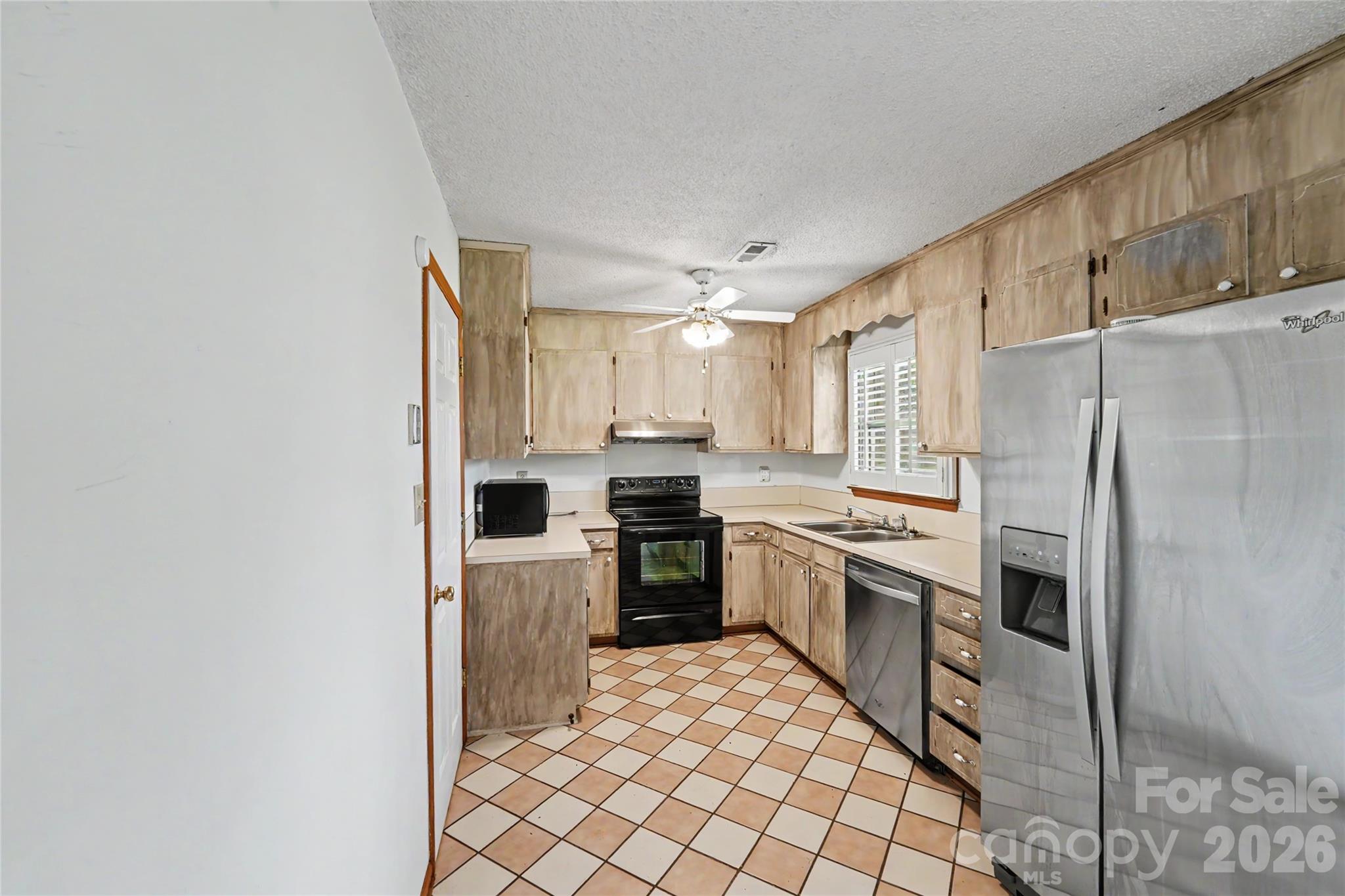406 Greyfield Drive Property Photo 14