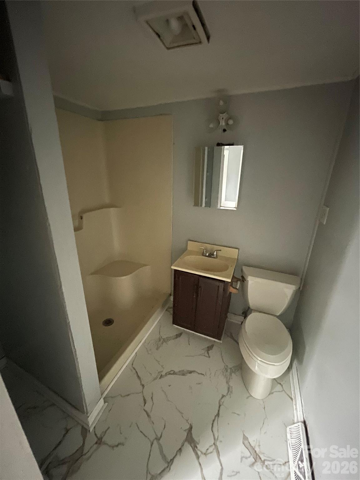616 N Fulton Street Property Photo 8