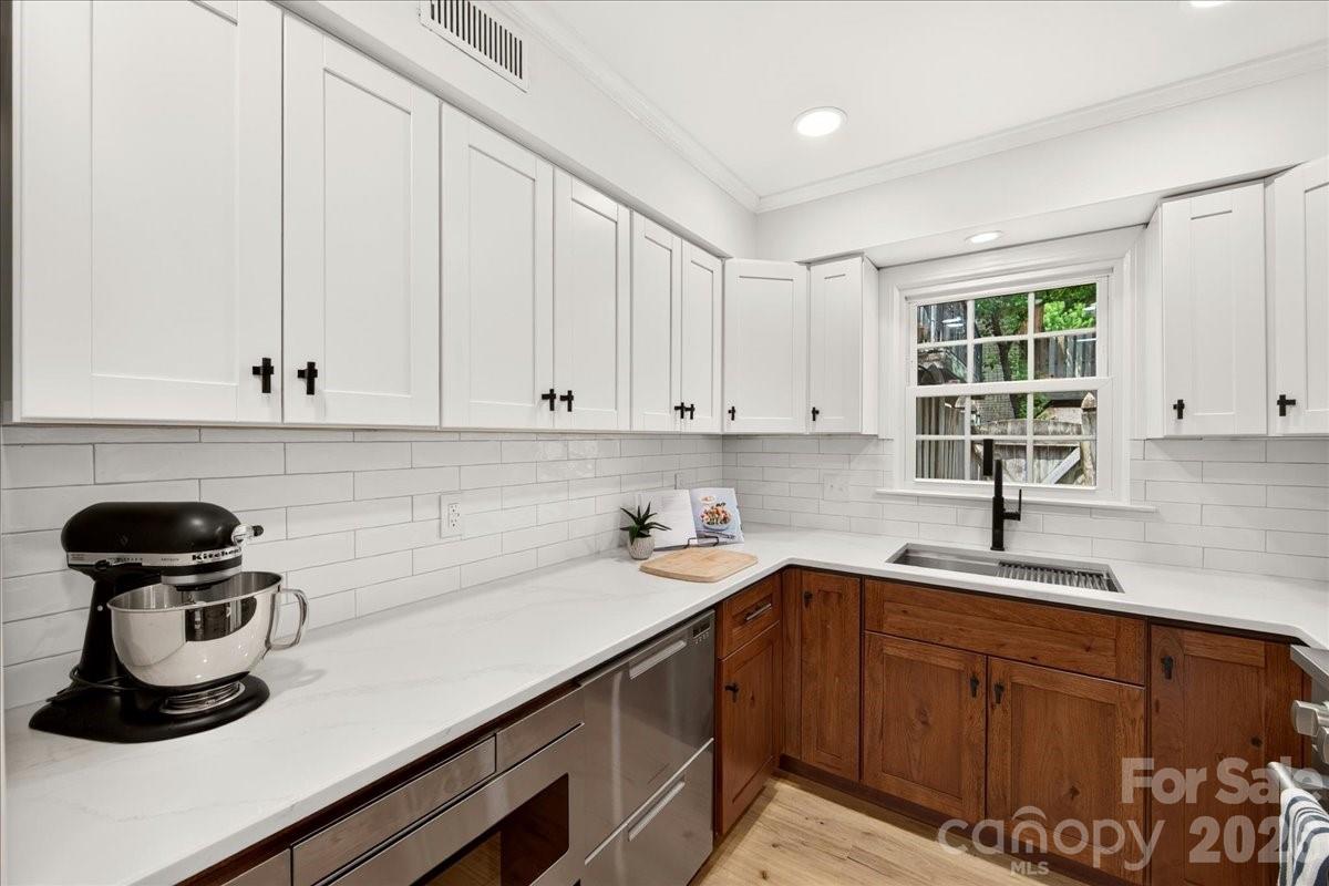 3500 Colony Road E Property Photo 13
