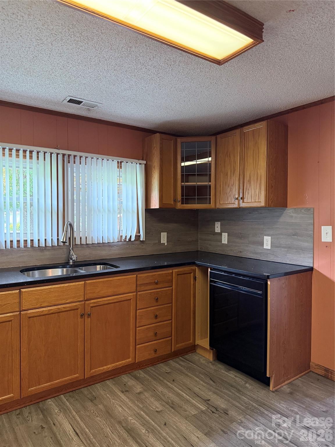 1547 N Piedmont Avenue Property Photo 6