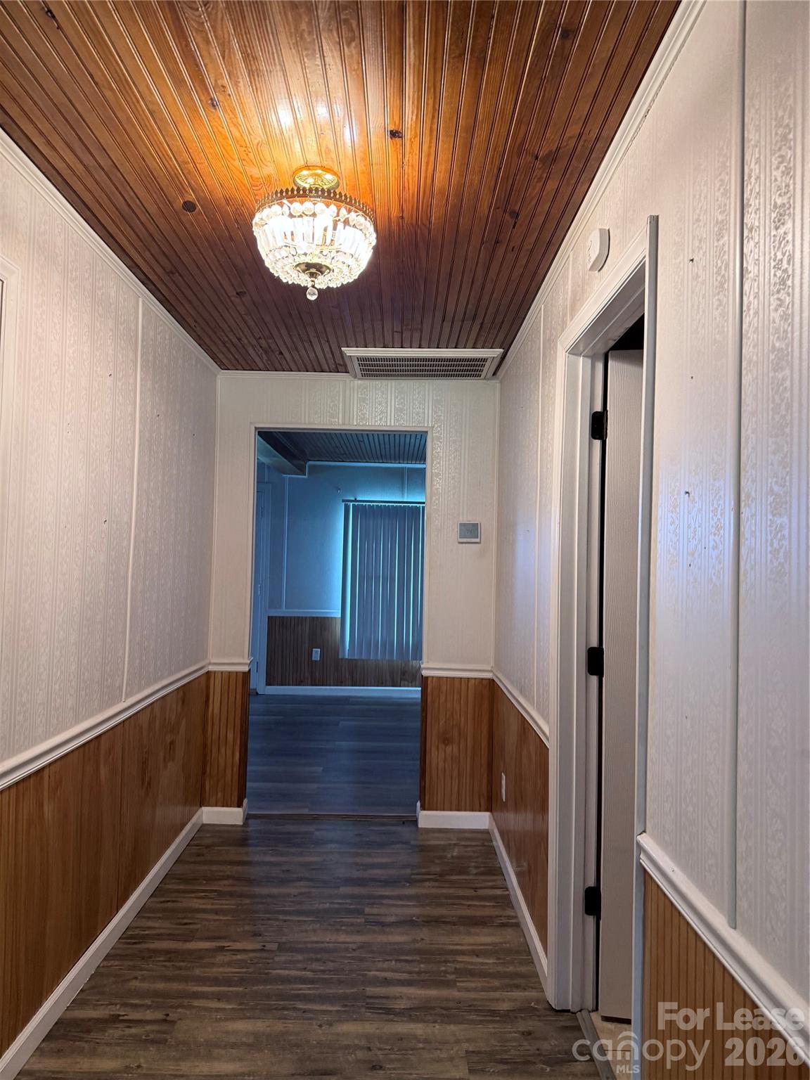 1547 N Piedmont Avenue Property Photo 7
