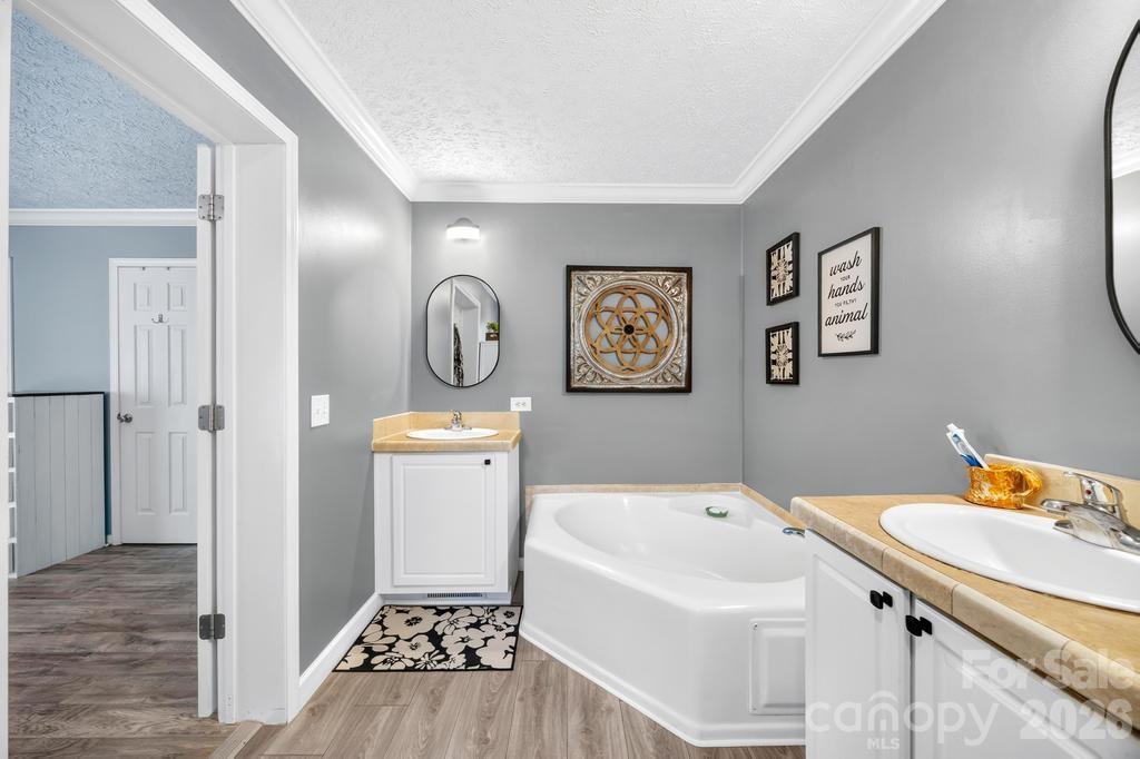 241 Goble Road Property Photo 27