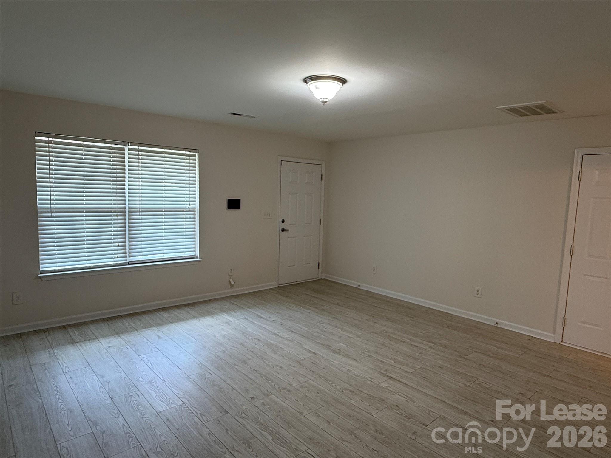 4820 Lynn Lee Circle Property Photo 2