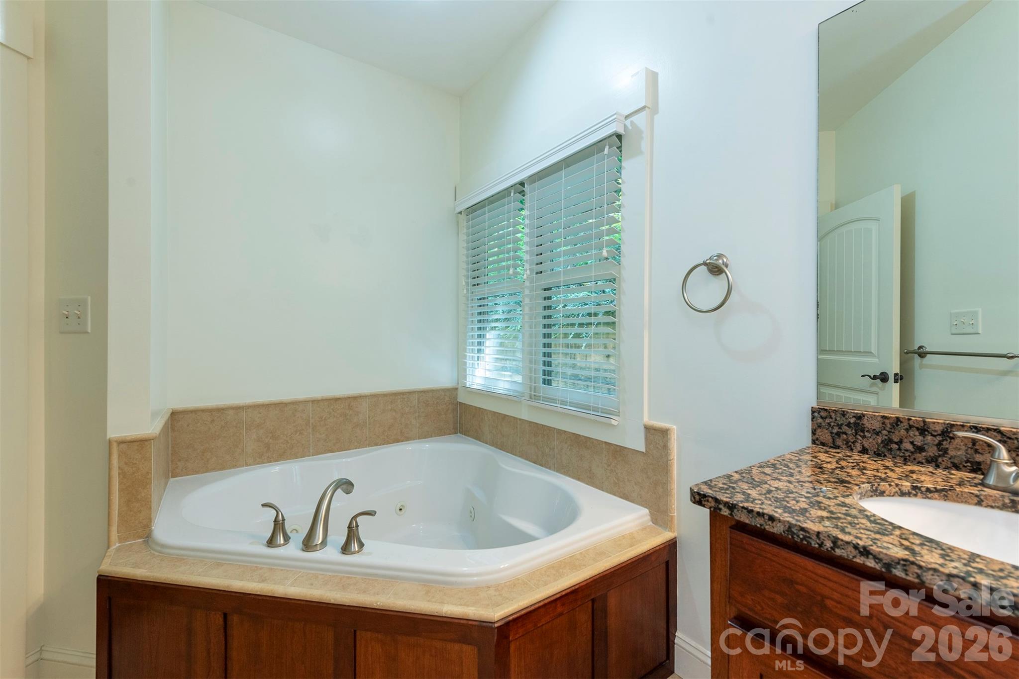 416 Ivy Road Property Photo 23