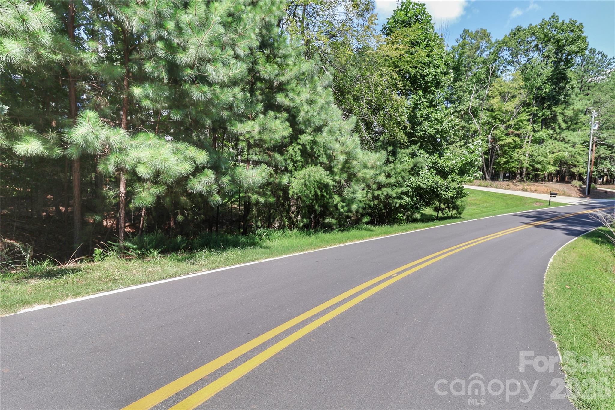 496 Kenway Loop Property Photo 9