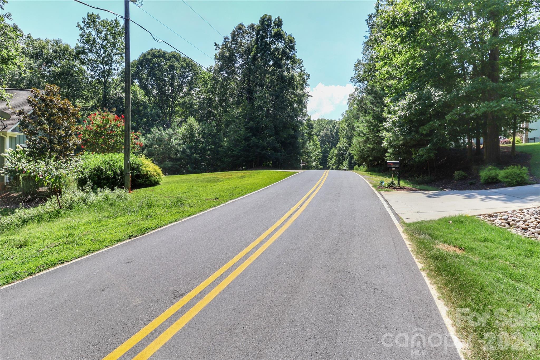 496 Kenway Loop Property Photo 11