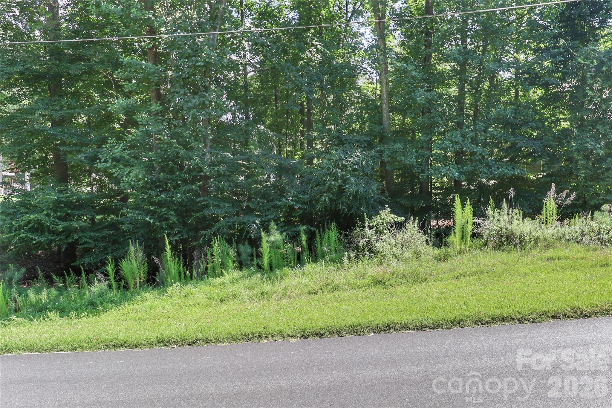 496 Kenway Loop Property Photo 12