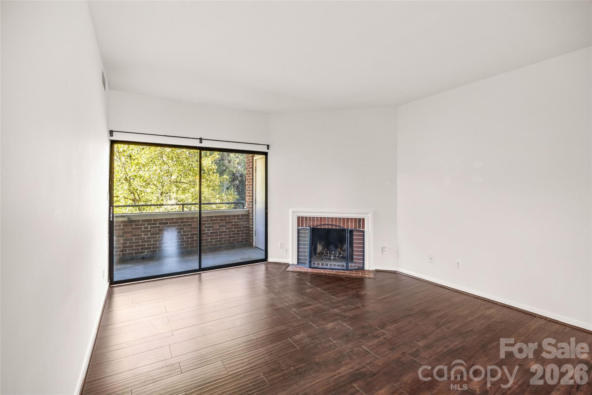 224 N Poplar Street 22 Property Photo 6