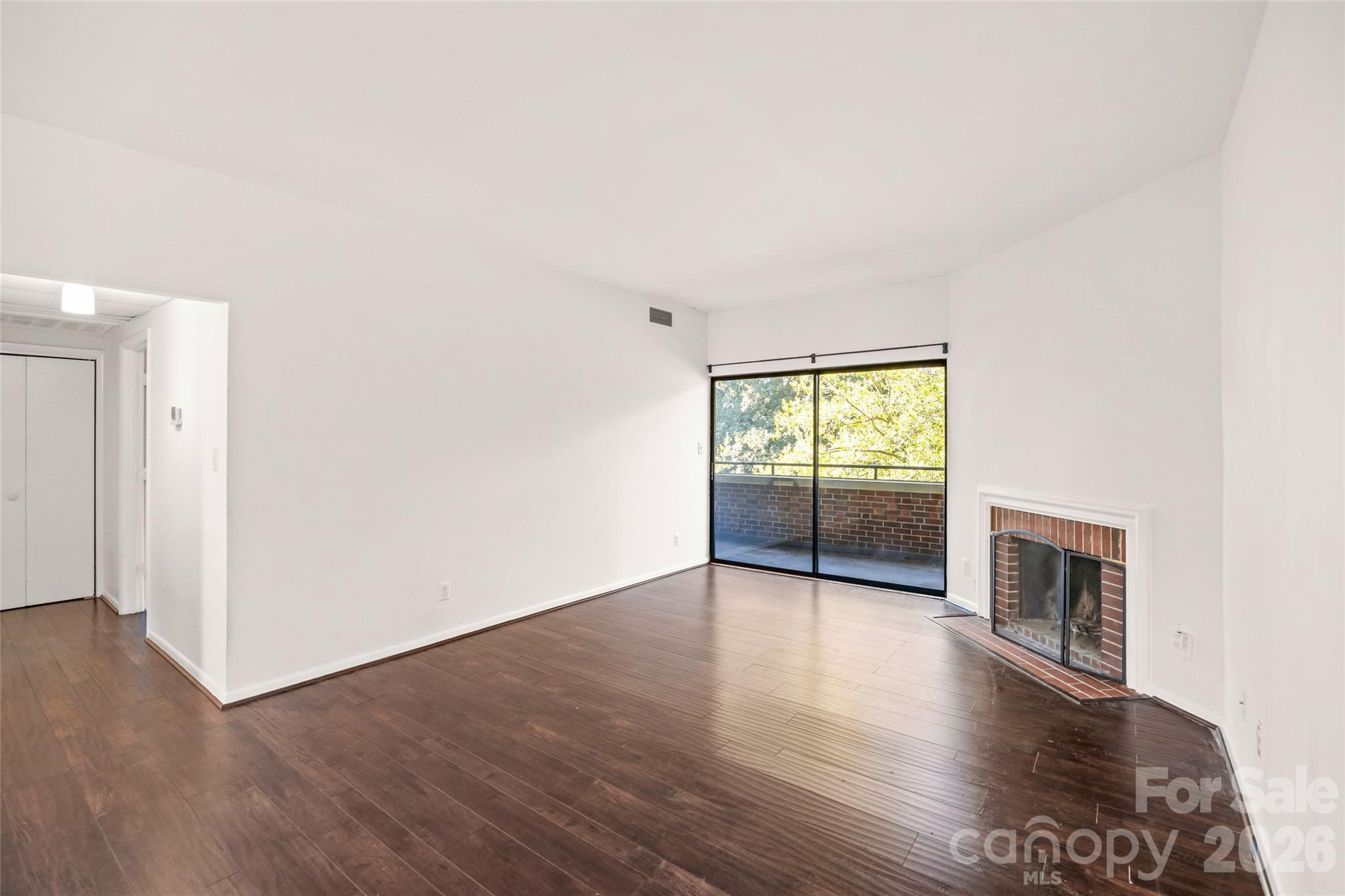 224 N Poplar Street 22 Property Photo 7