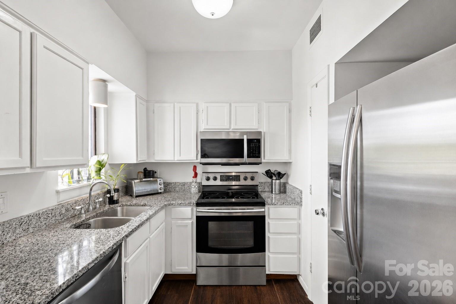 224 N Poplar Street 22 Property Photo 13