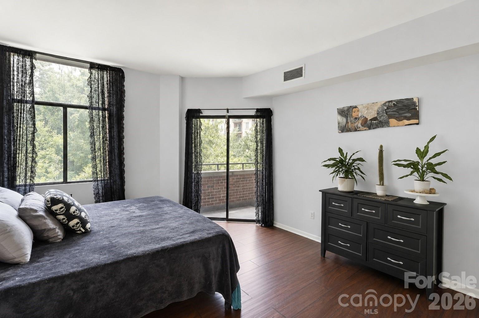 224 N Poplar Street 22 Property Photo 16