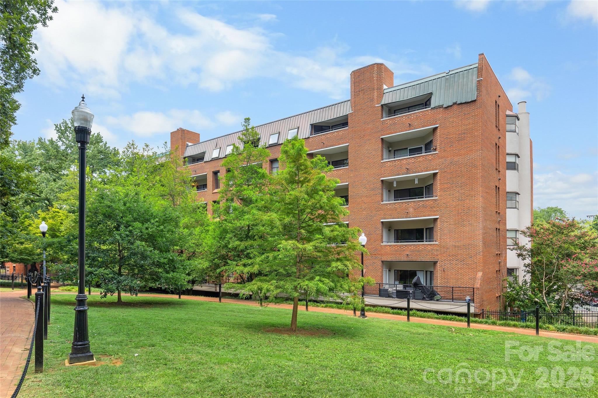 224 N Poplar Street 22 Property Photo 27