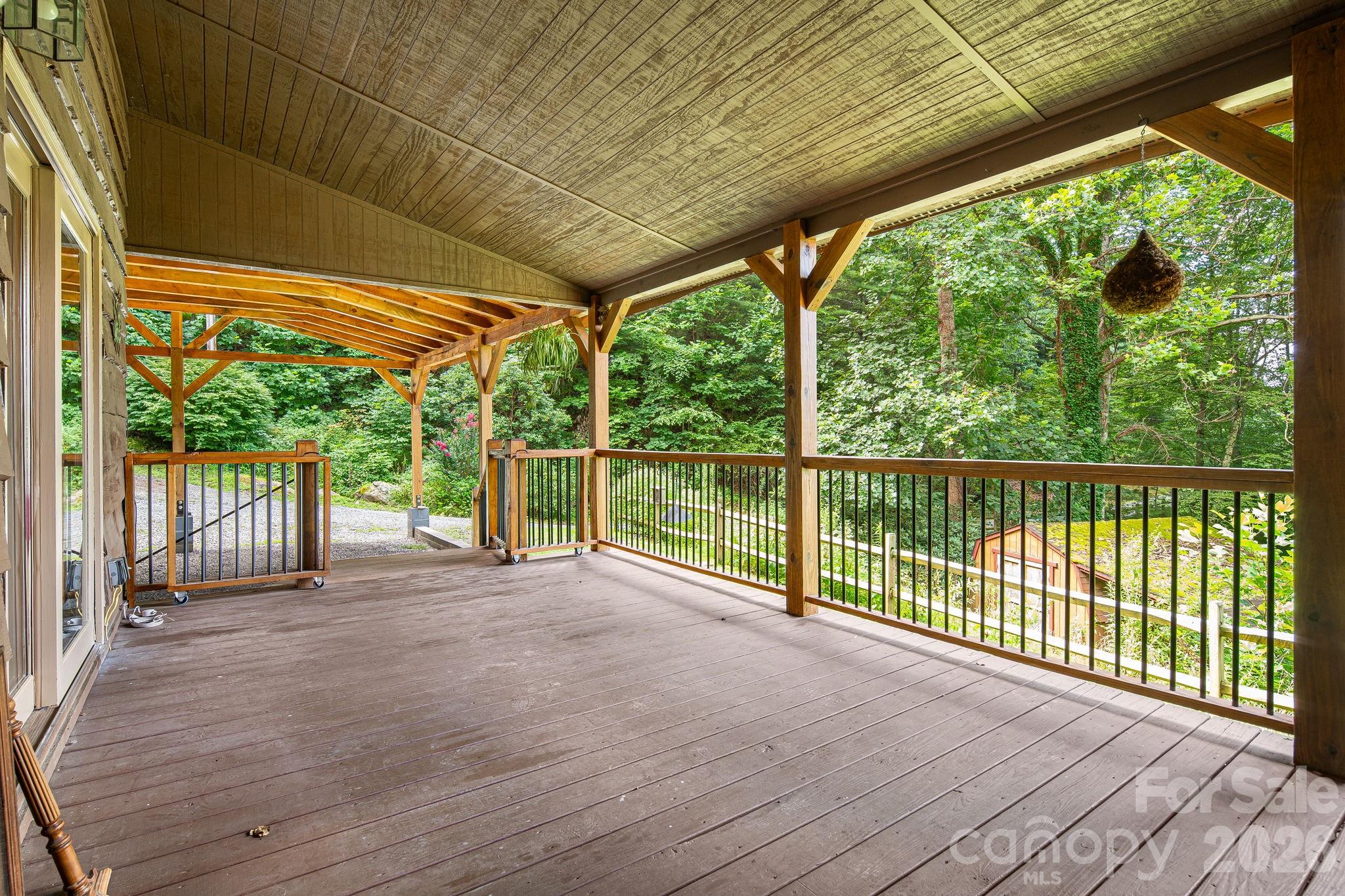 125 Hyacinth Drive Property Photo 7