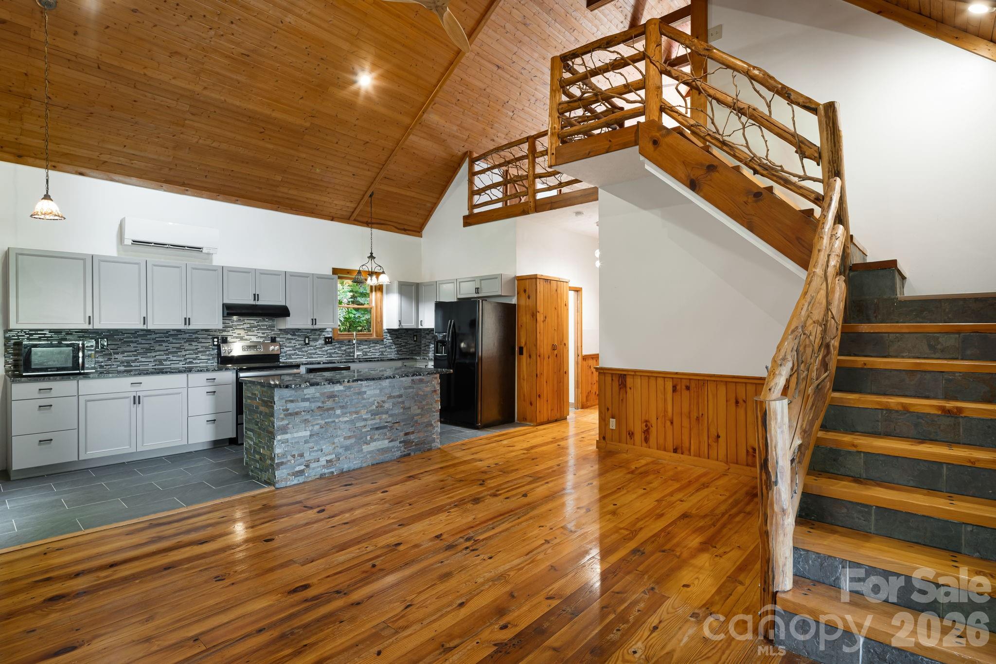 125 Hyacinth Drive Property Photo 13