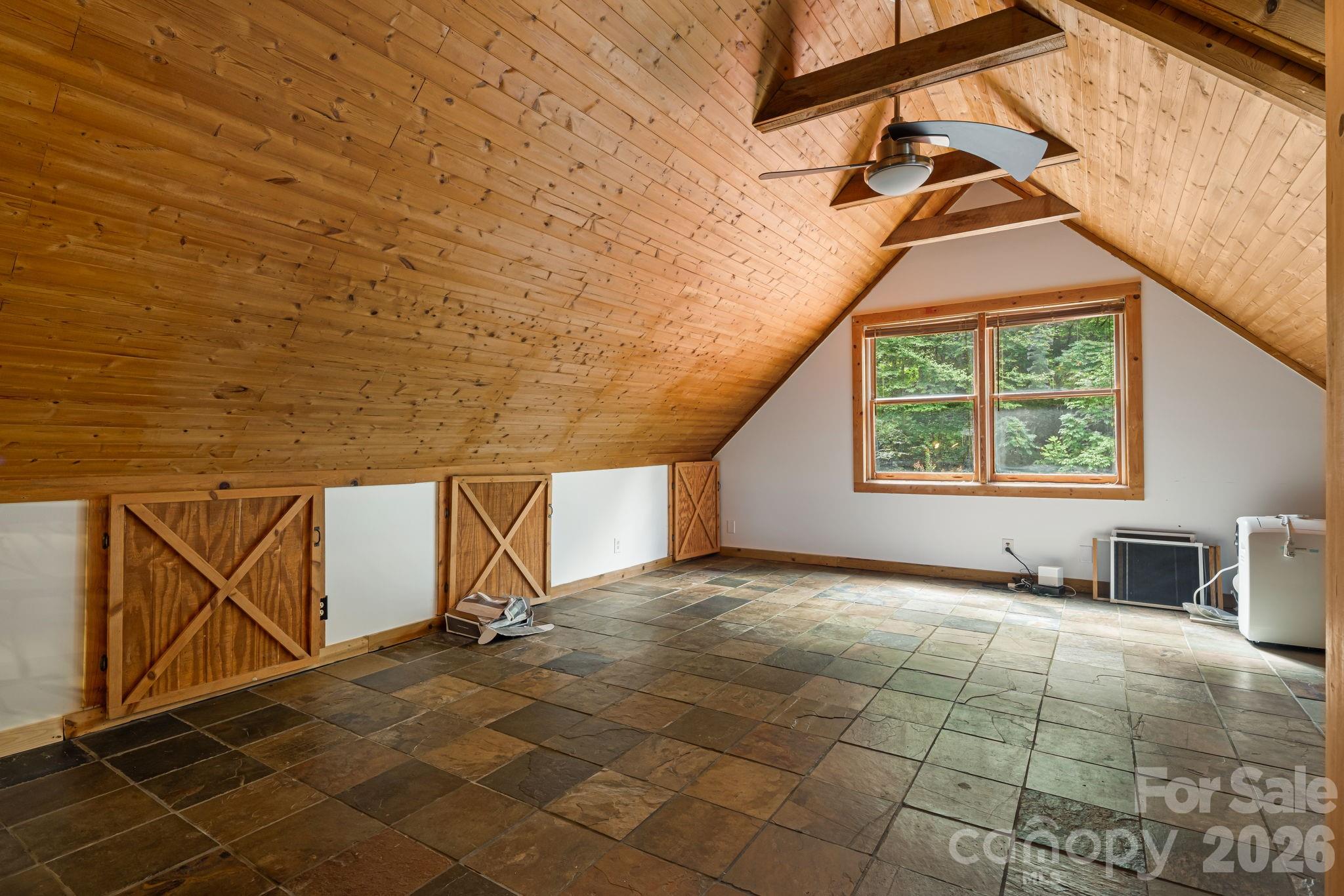 125 Hyacinth Drive Property Photo 16