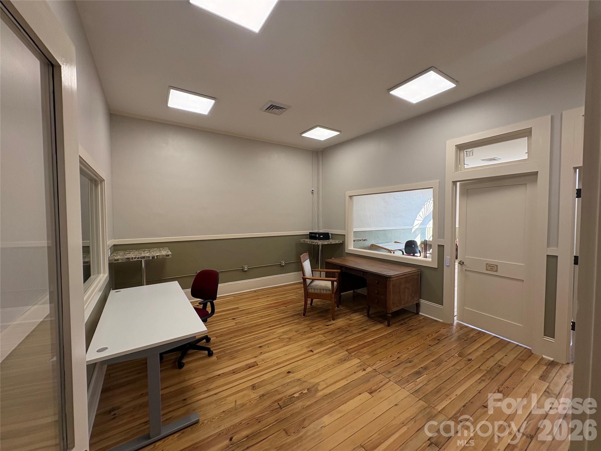 128 E Innes Street B Property Photo 8