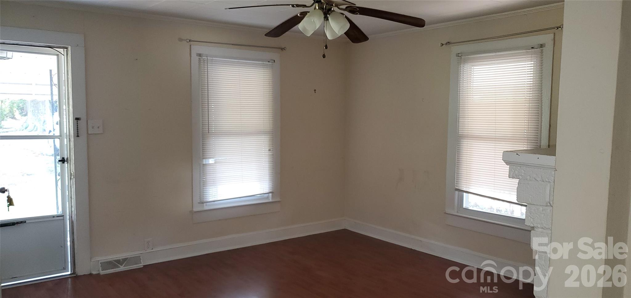 1905 Crestmont Avenue Property Photo 3