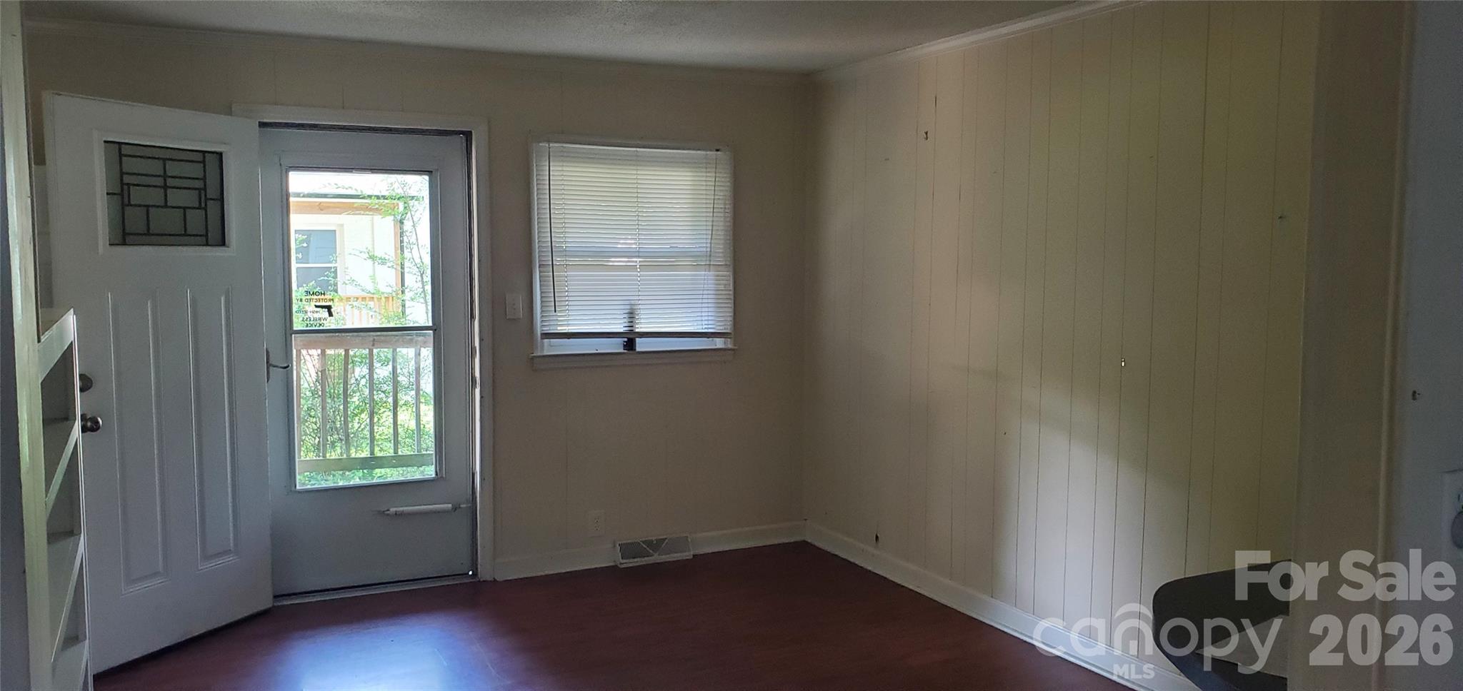 1905 Crestmont Avenue Property Photo 9