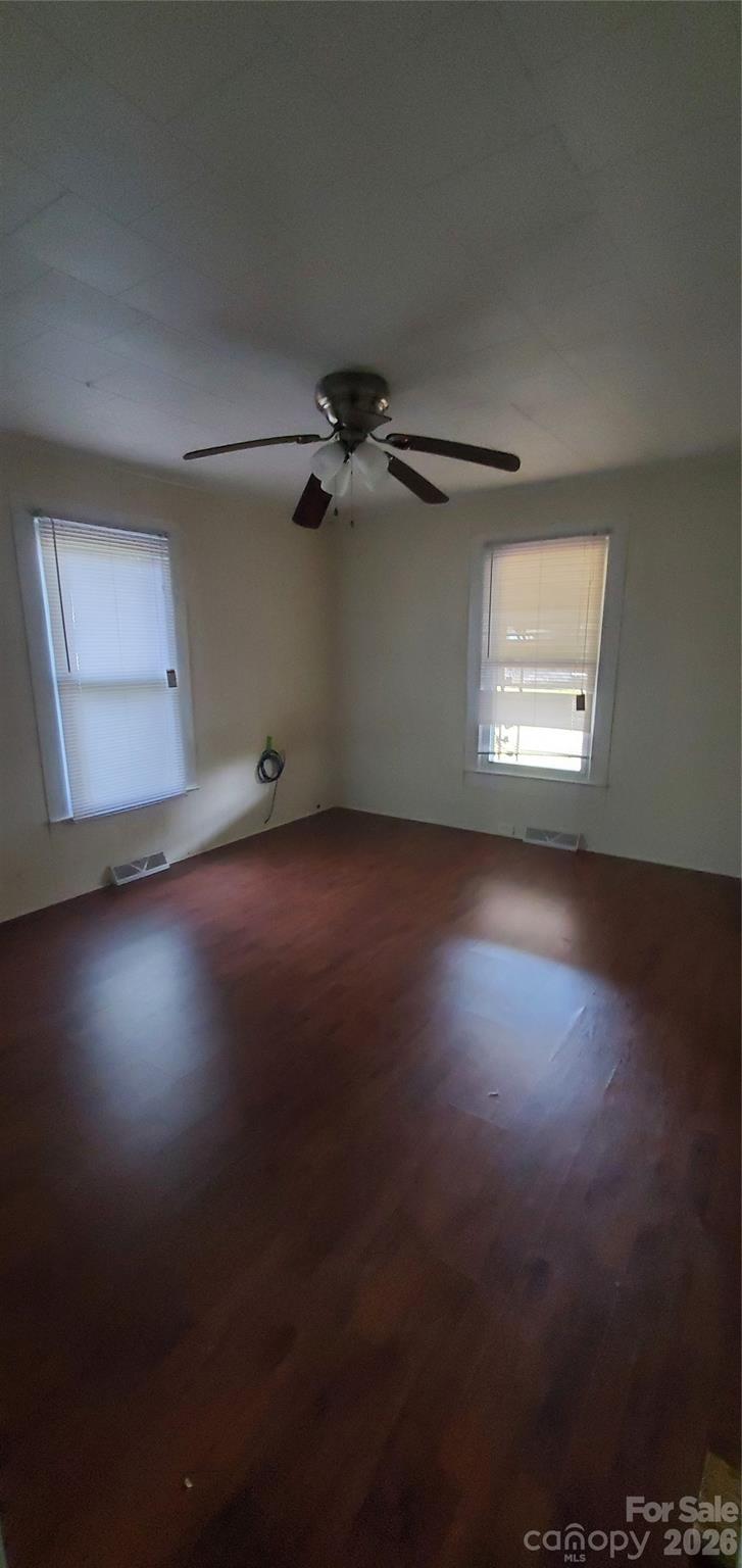 1905 Crestmont Avenue Property Photo 11