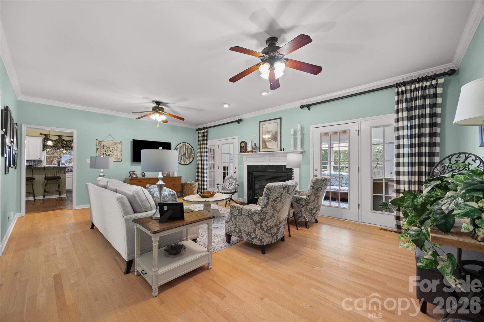2255 Drawbridge Court Property Photo 4