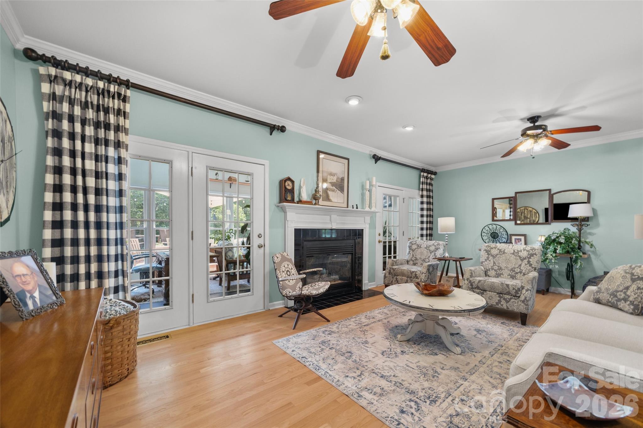 2255 Drawbridge Court Property Photo 5