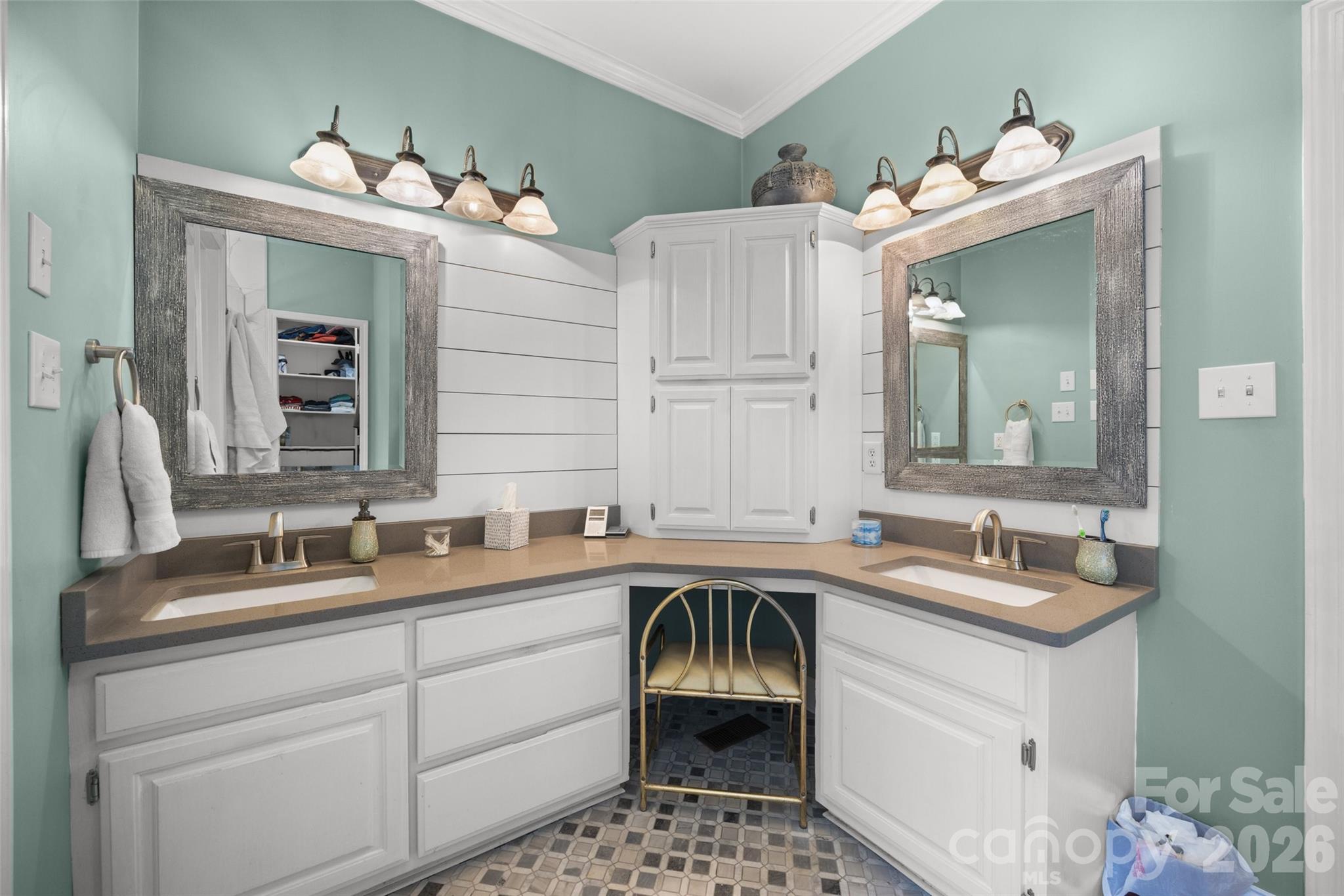 2255 Drawbridge Court Property Photo 15