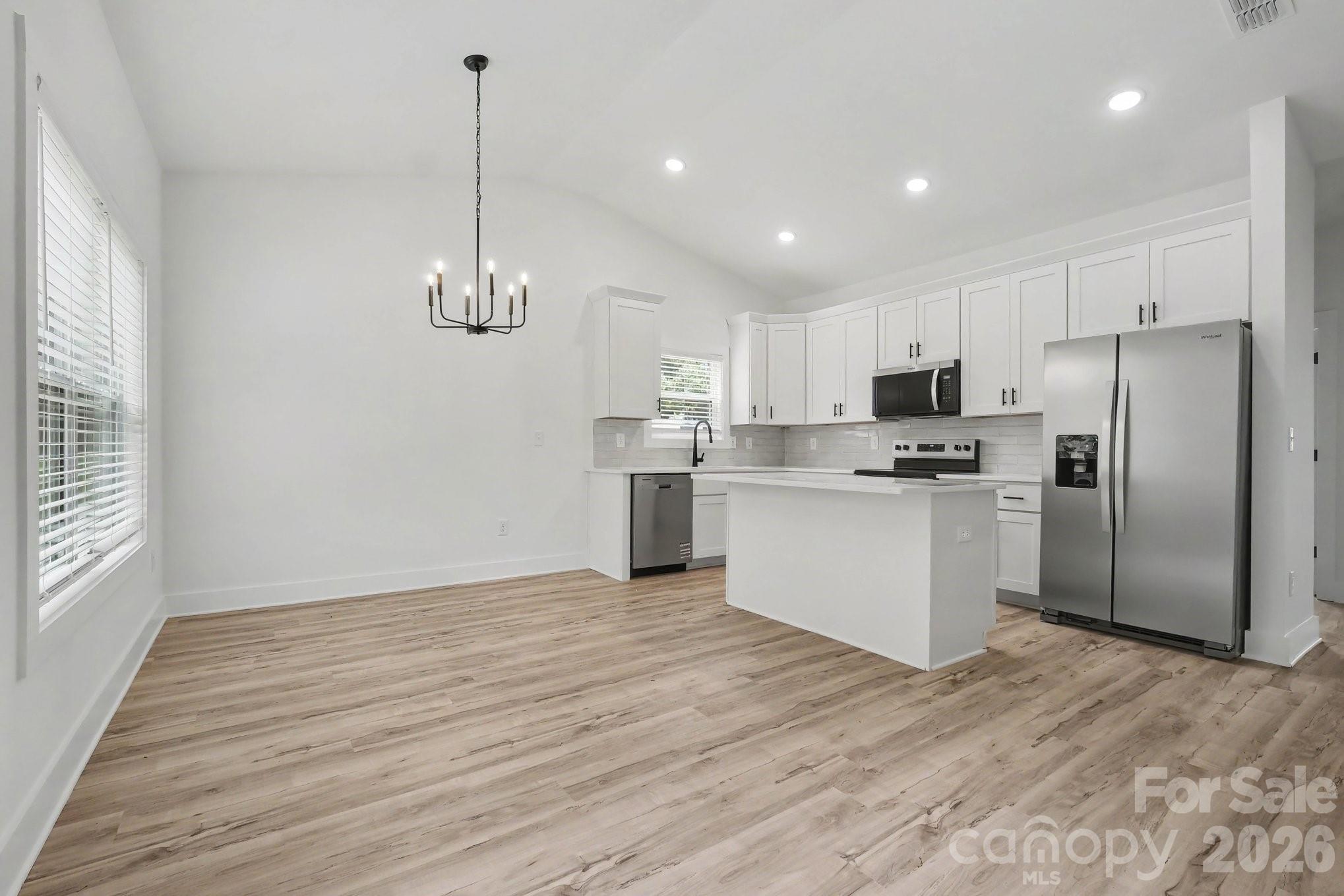 312 E Talleyrand Avenue Property Photo 6