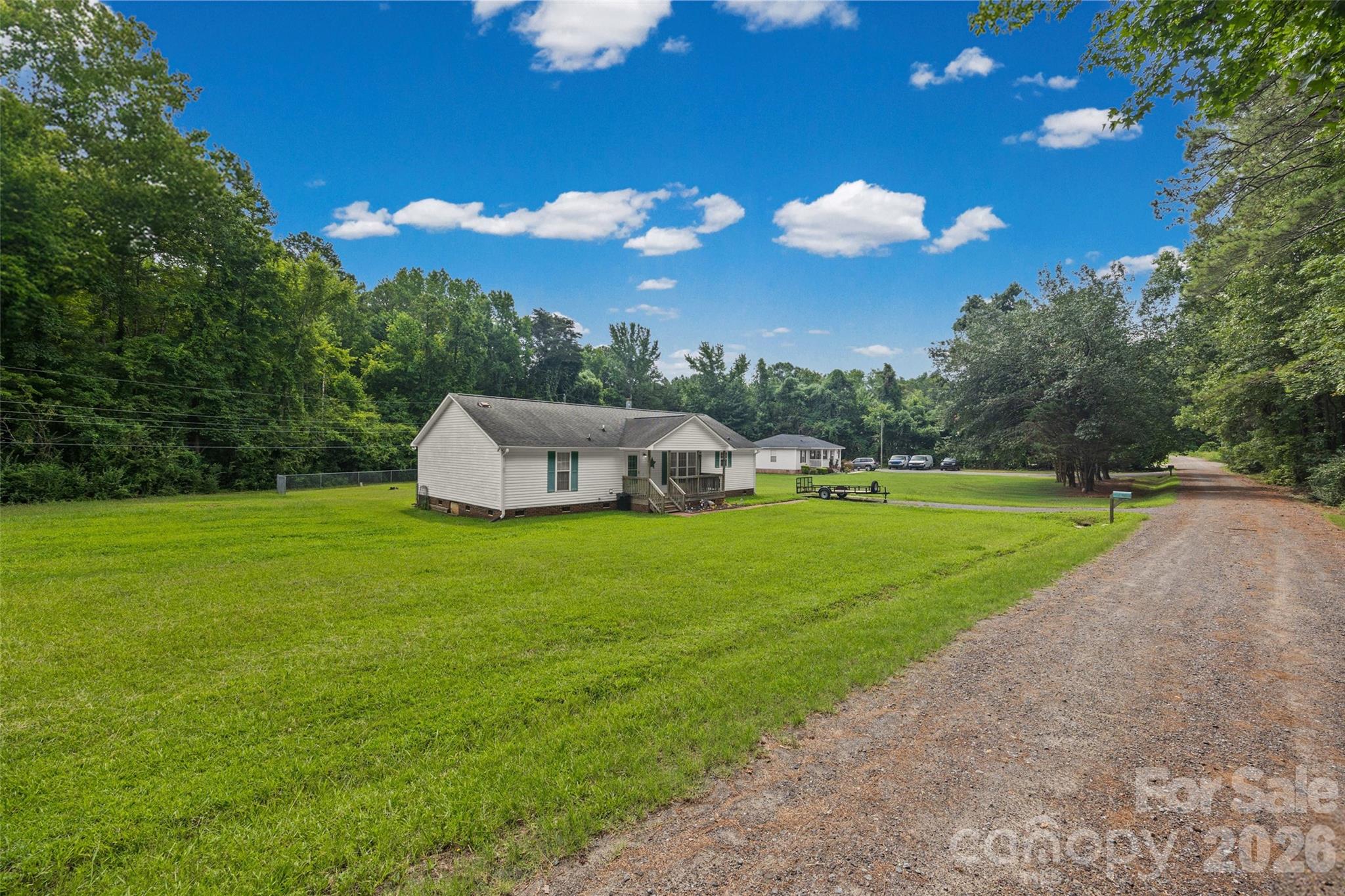 5440 Winden Road Property Photo 3