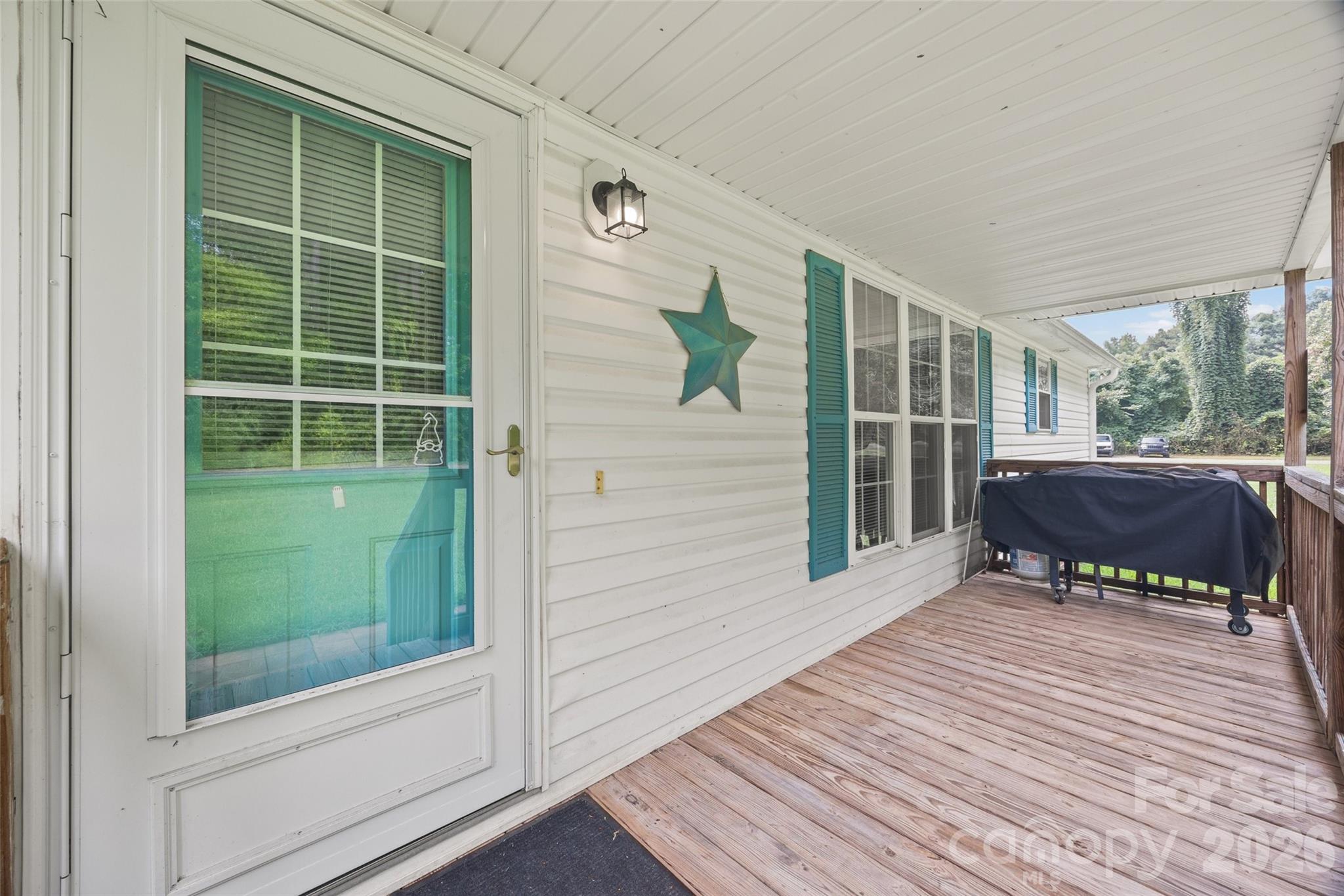 5440 Winden Road Property Photo 4