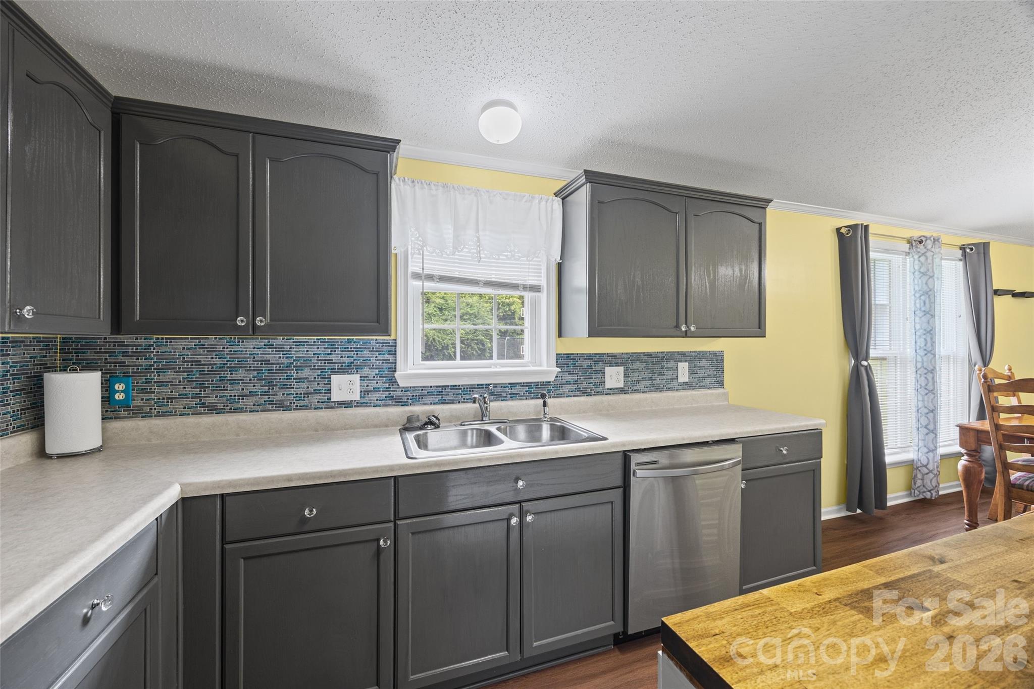 5440 Winden Road Property Photo 9