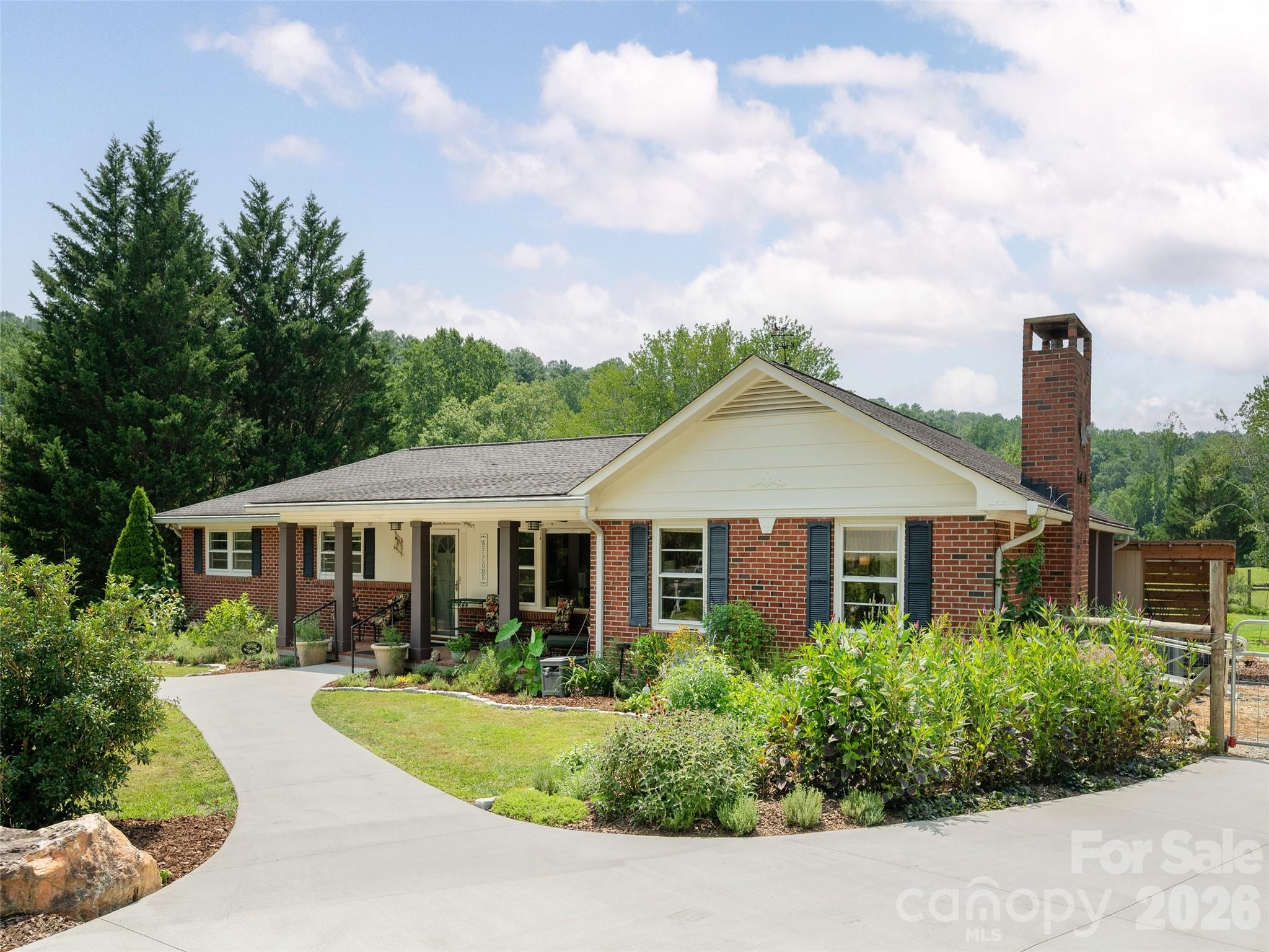 525 Carson Drive Property Photo 2