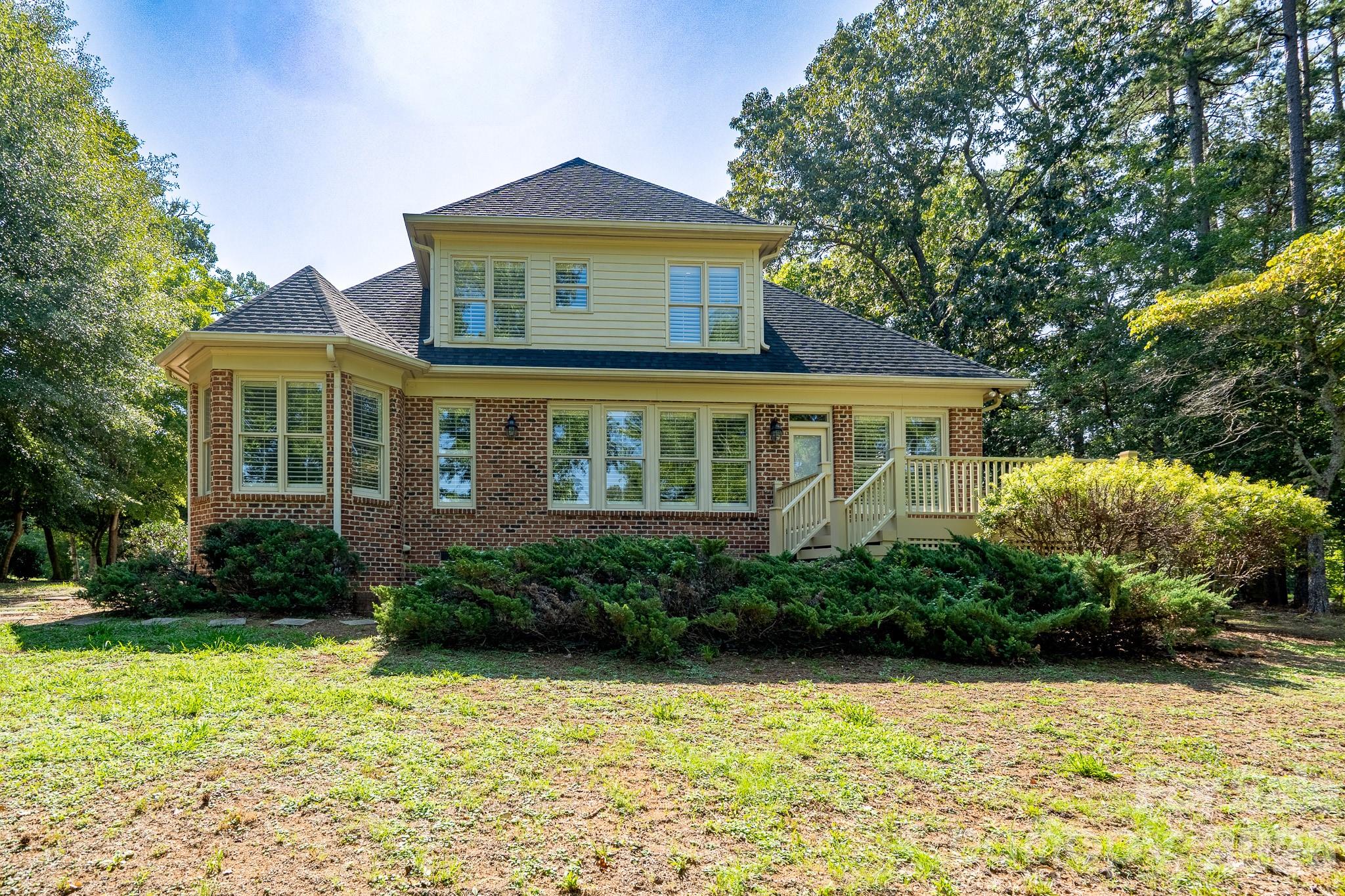 205 Piney Grove Point Property Photo 2