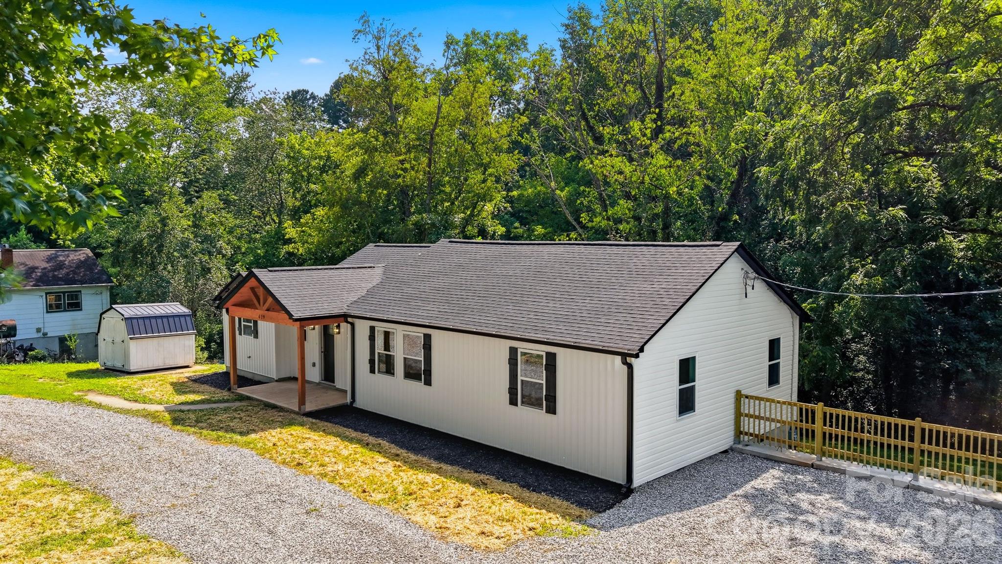 419 Rockyford Street Property Photo 2