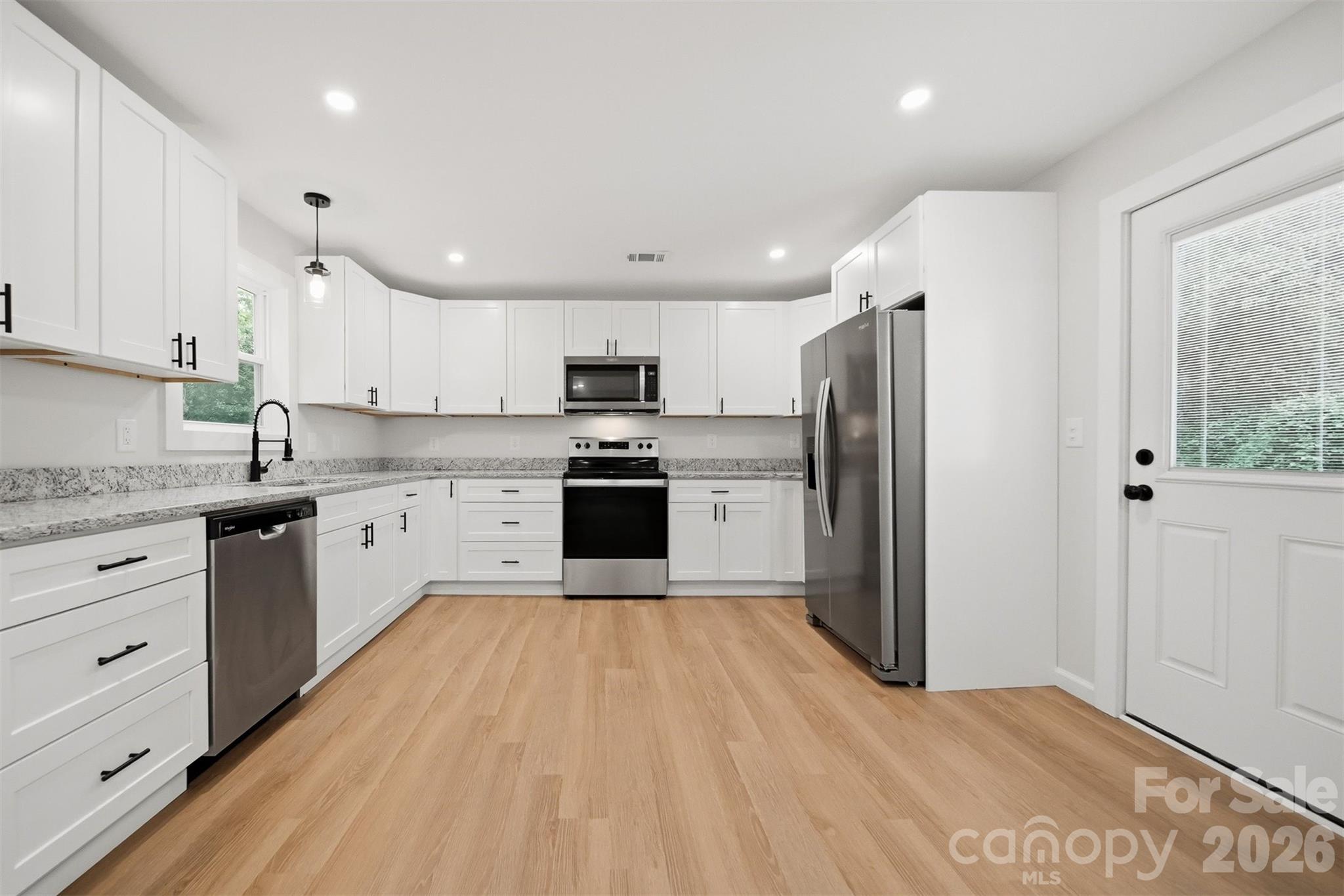 419 Rockyford Street Property Photo 12
