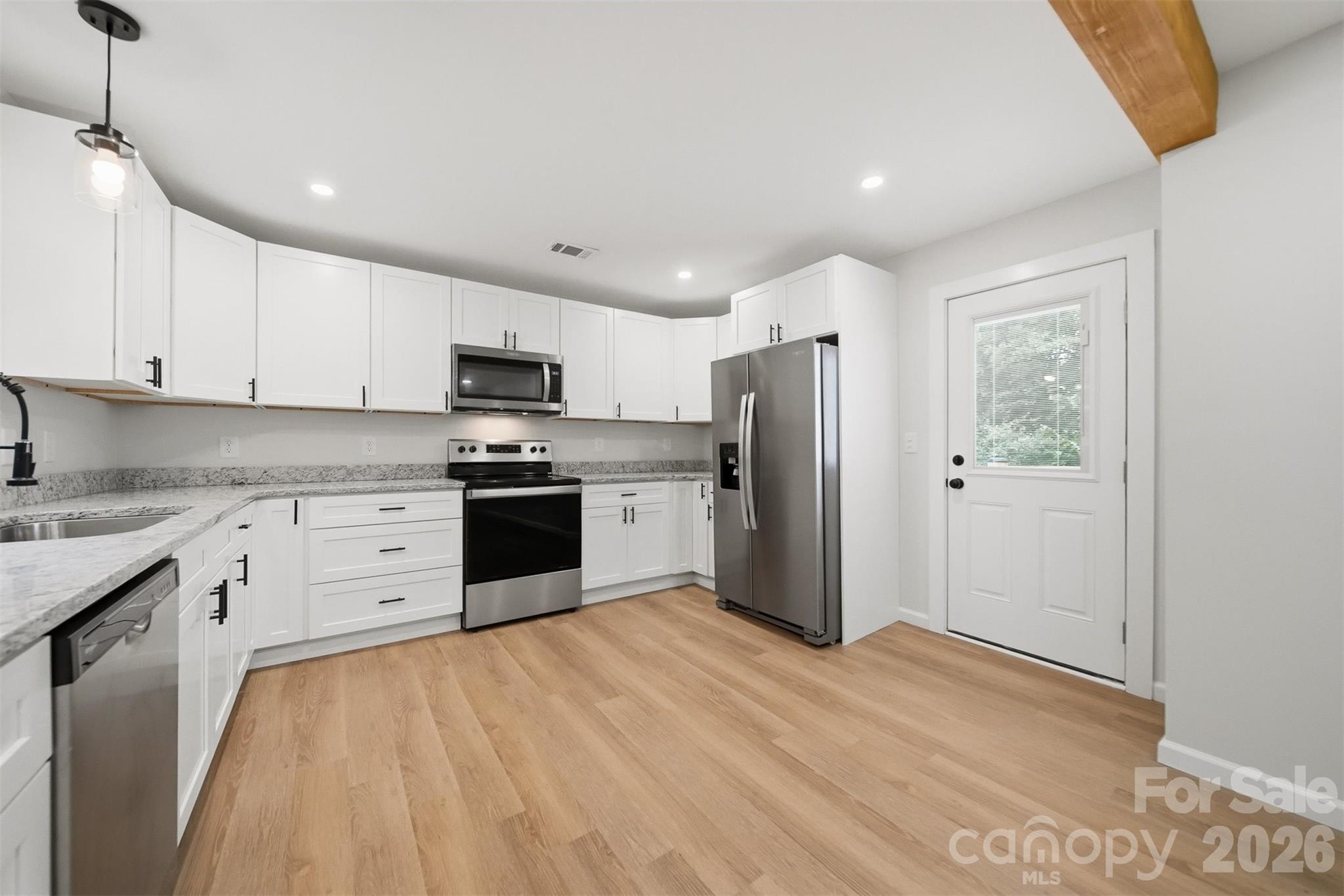 419 Rockyford Street Property Photo 13