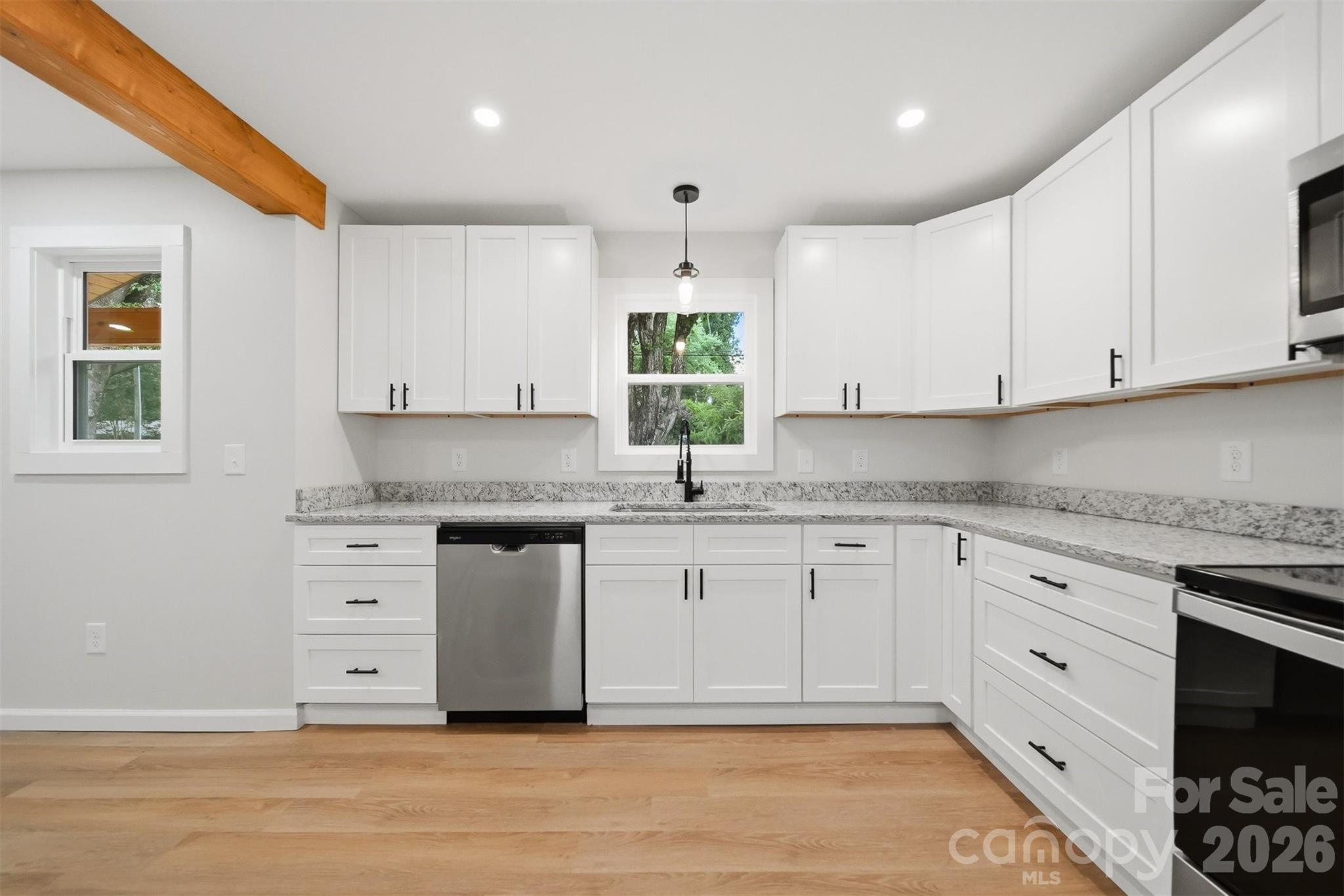 419 Rockyford Street Property Photo 14