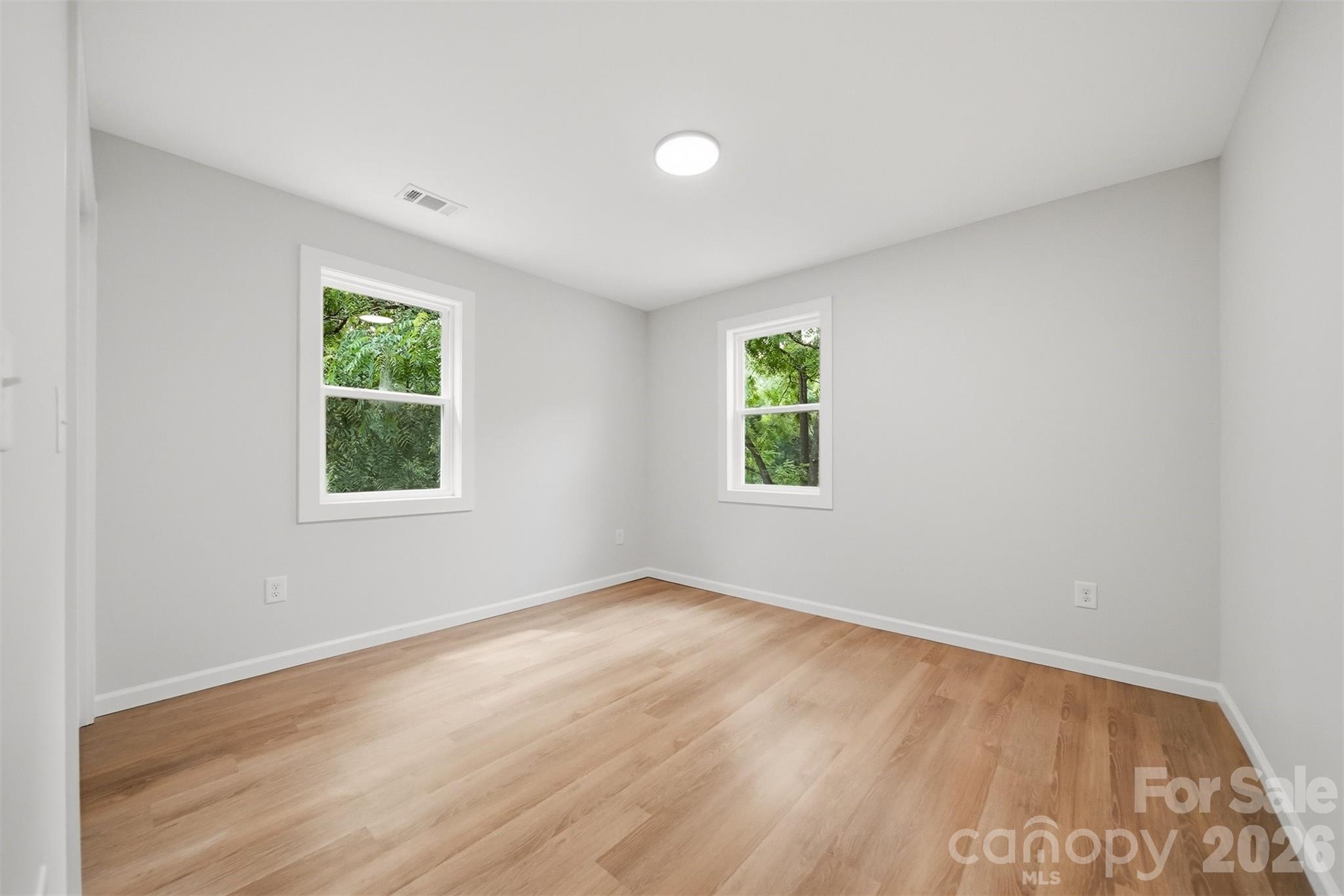 419 Rockyford Street Property Photo 22