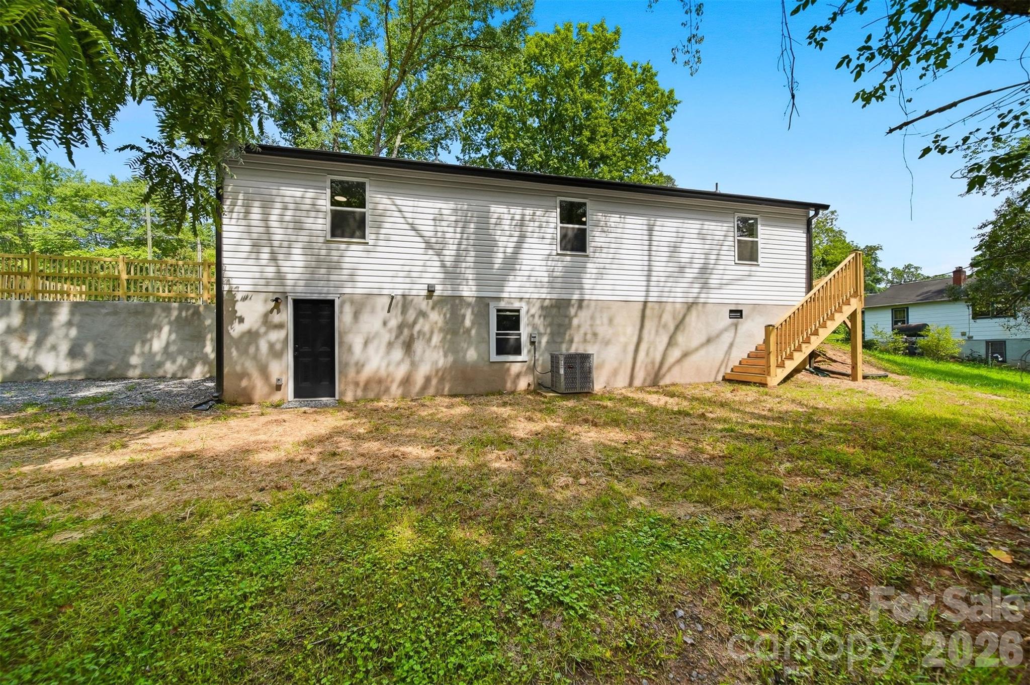 419 Rockyford Street Property Photo 33