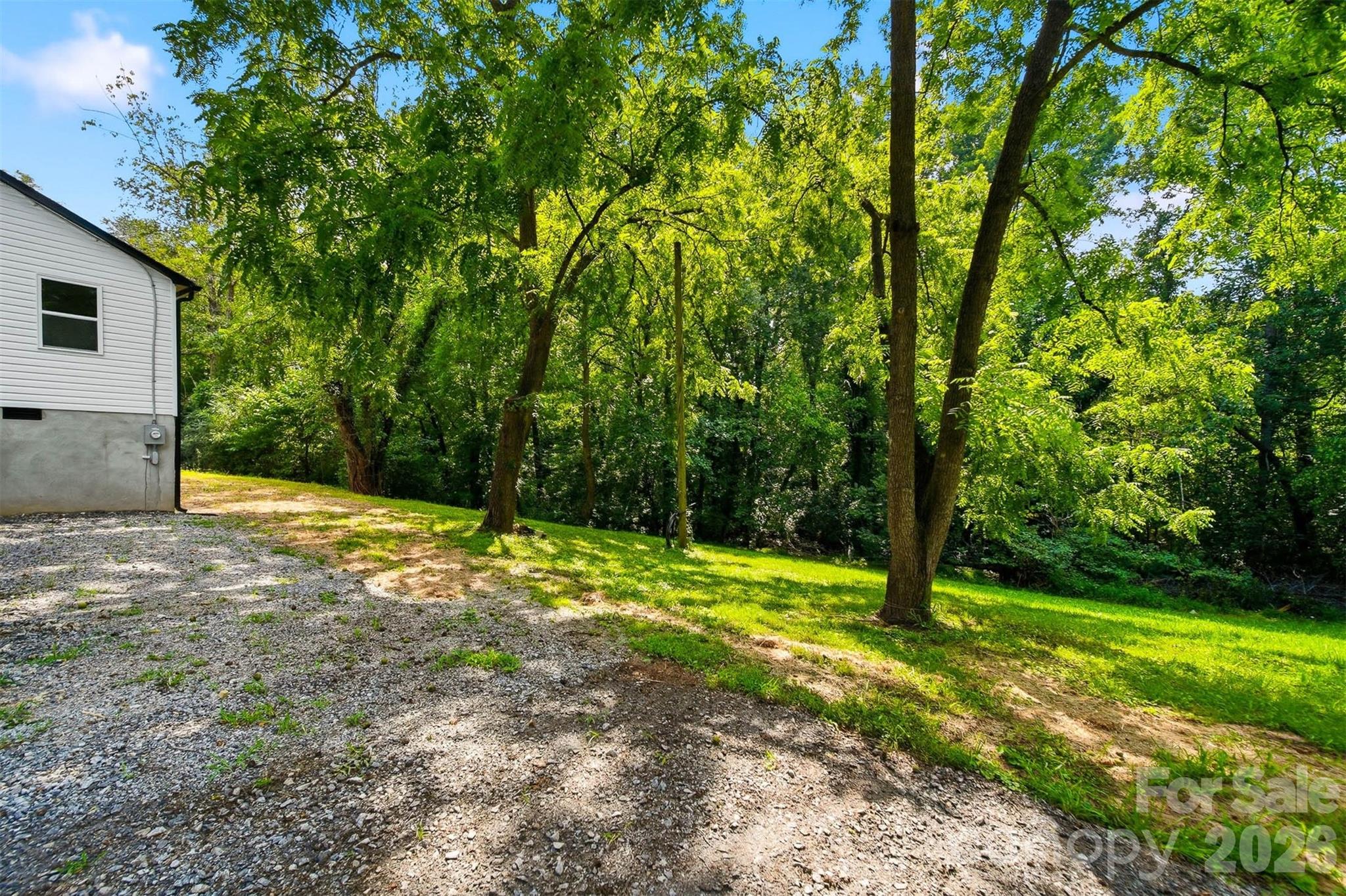419 Rockyford Street Property Photo 35