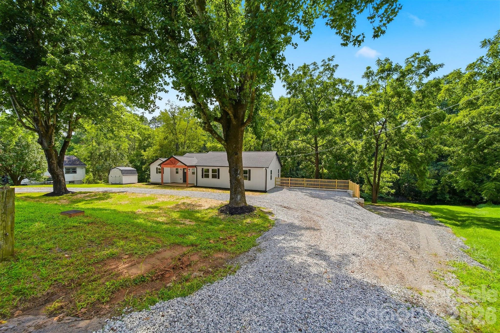 419 Rockyford Street Property Photo 37