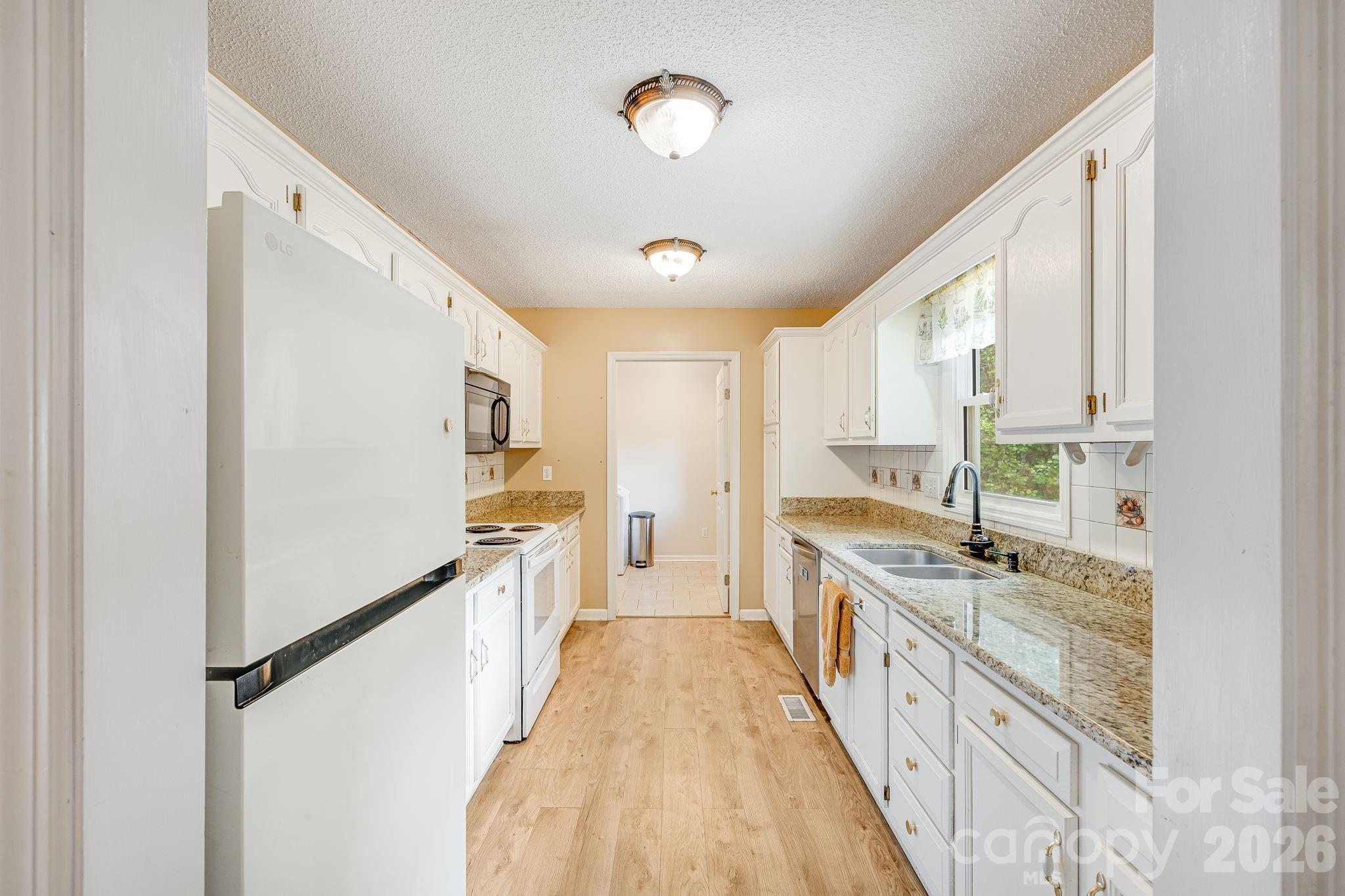 6 Arrowhead Lane Property Photo 13