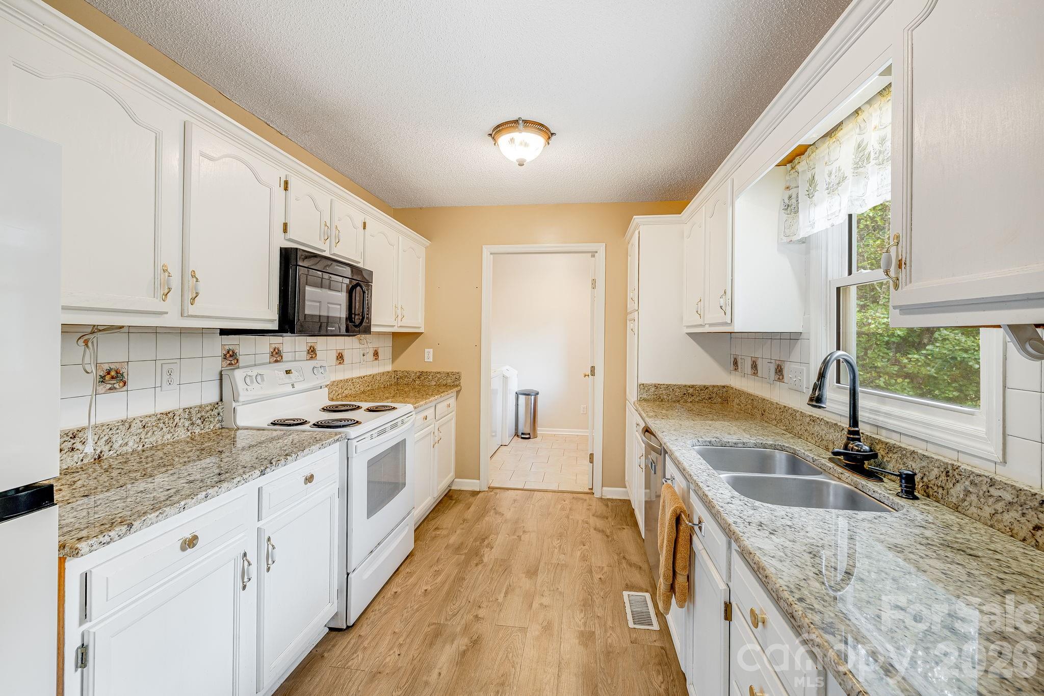 6 Arrowhead Lane Property Photo 14