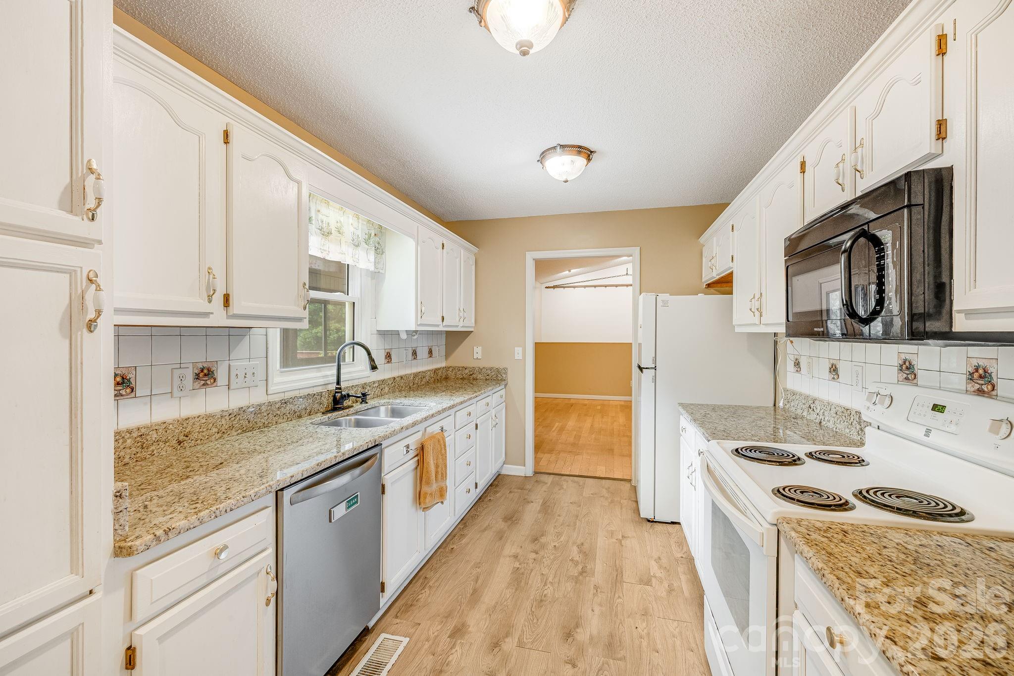 6 Arrowhead Lane Property Photo 15