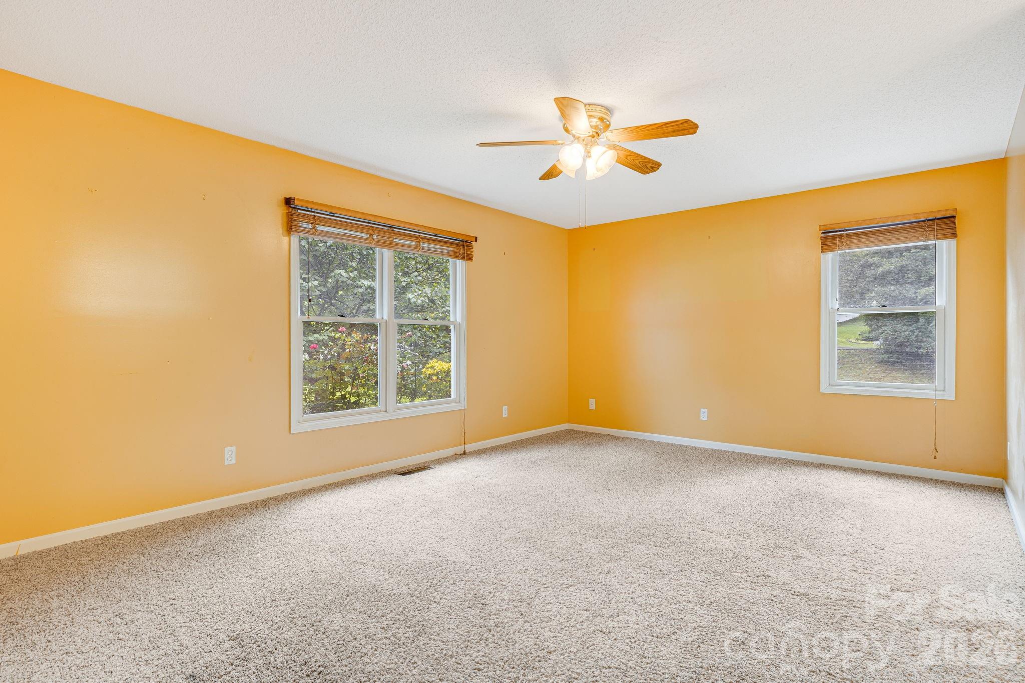6 Arrowhead Lane Property Photo 18