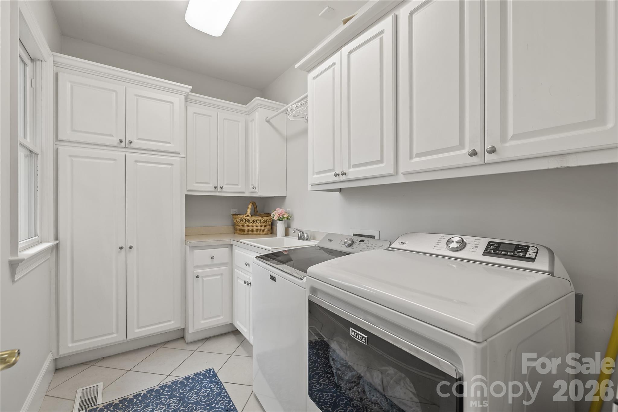 1009 Honors Court Property Photo 16